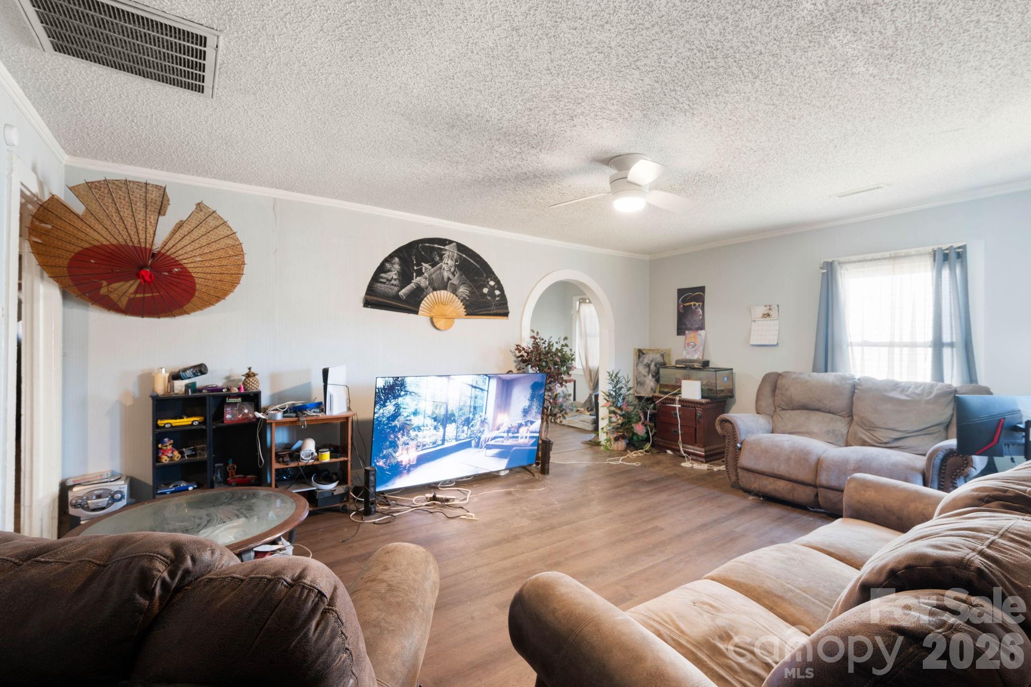 136 S Broadway Street — Forest City
