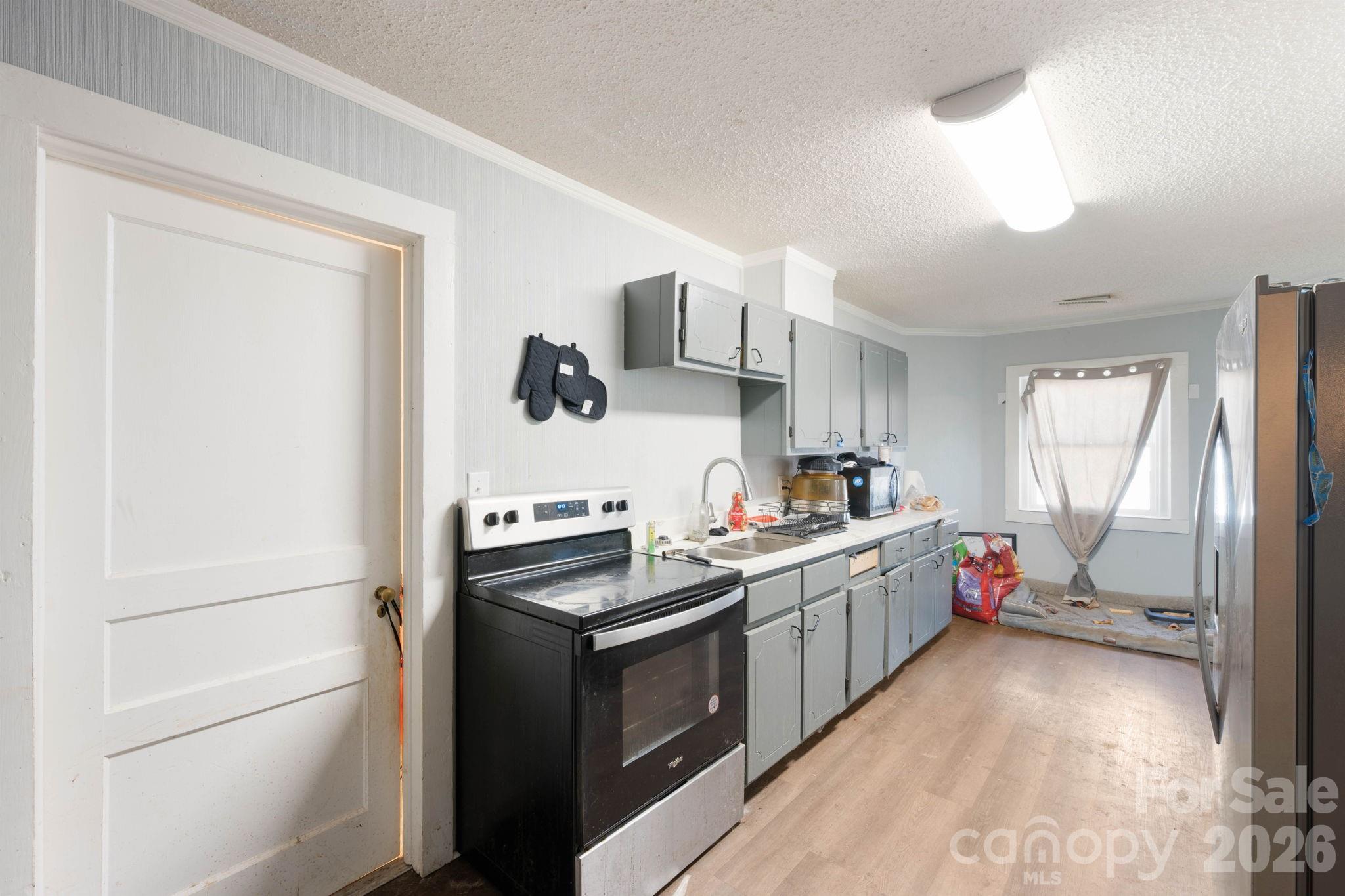 136 S Broadway Street — Forest City
