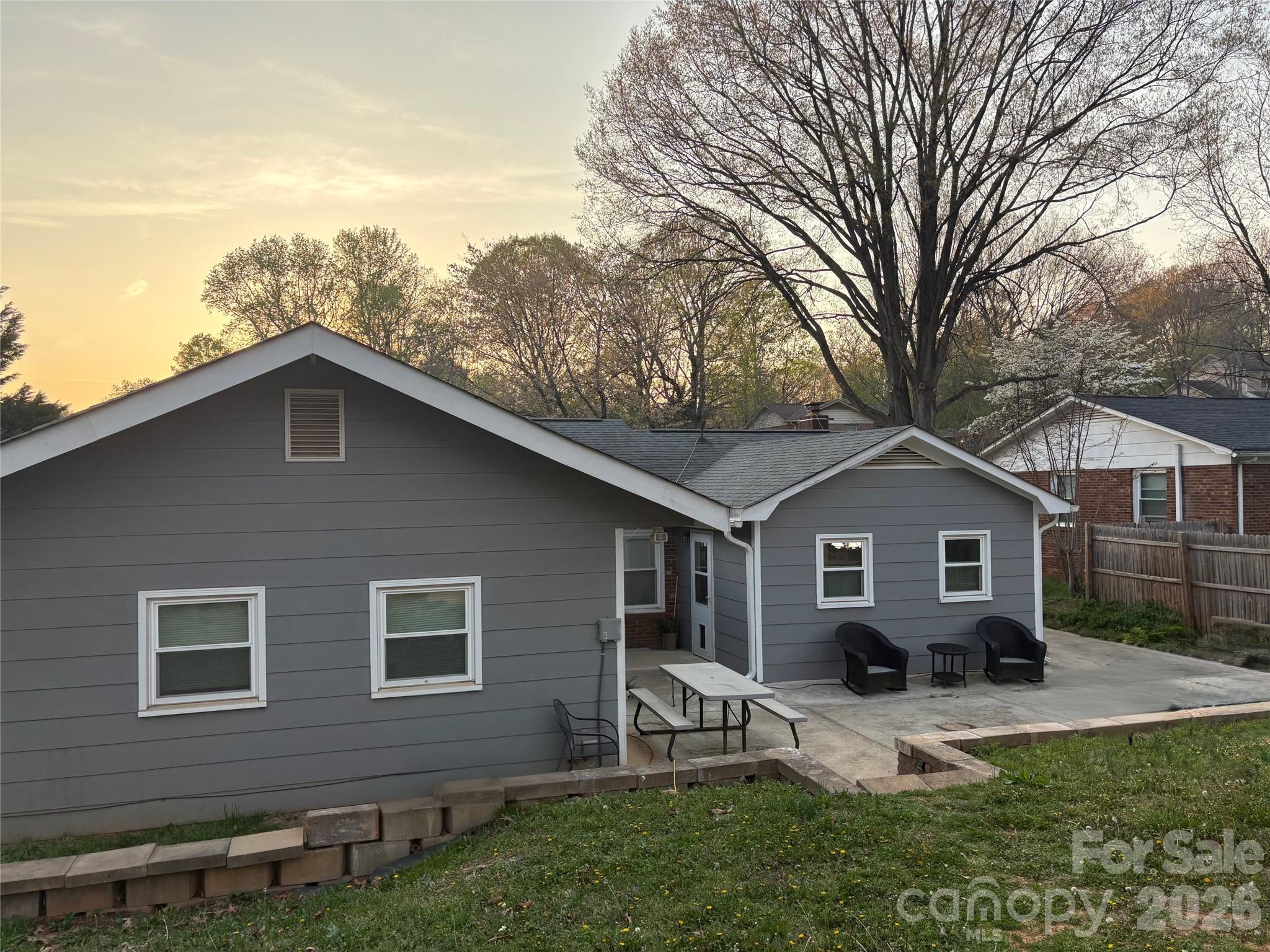 10011 Arbordale Avenue — Charlotte