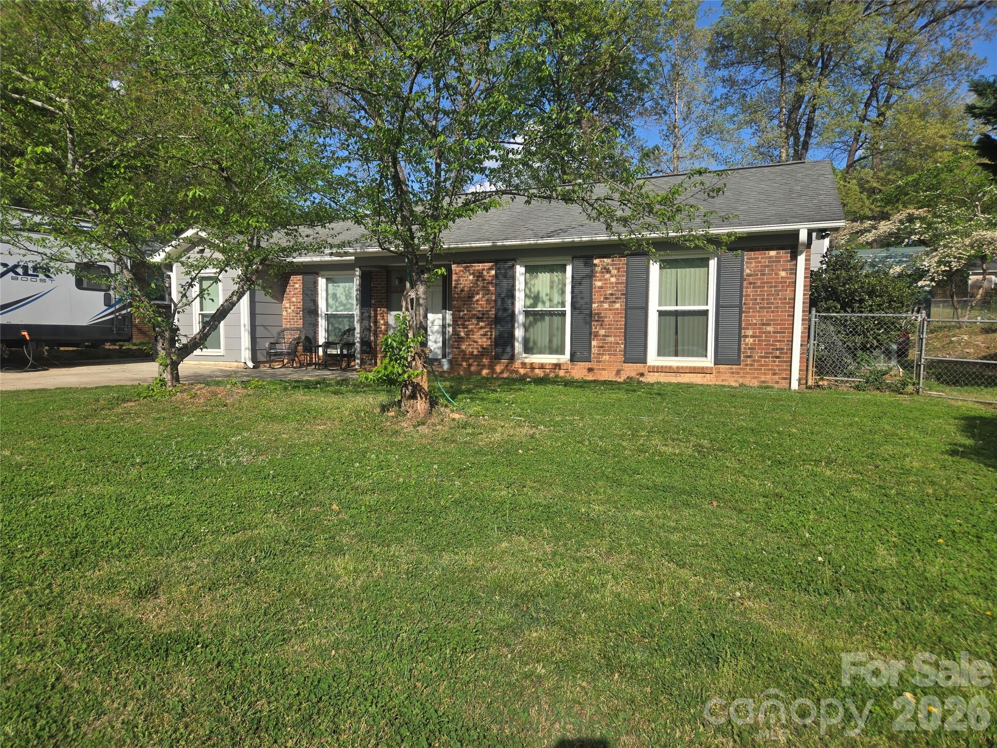 10011 Arbordale Avenue — Charlotte