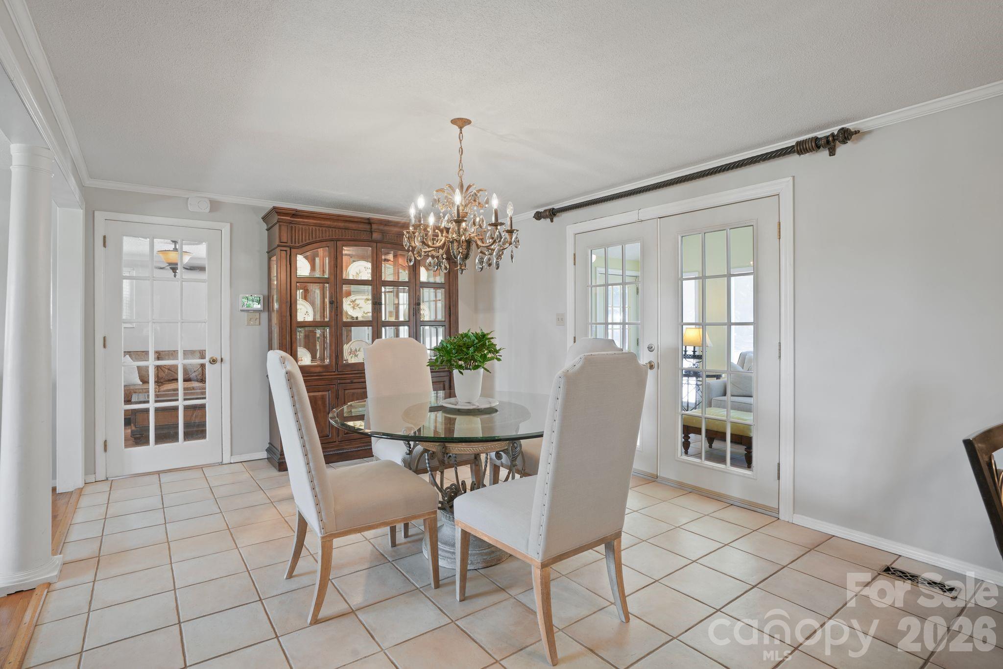 3328 Sulphur Springs Road NE — Hickory