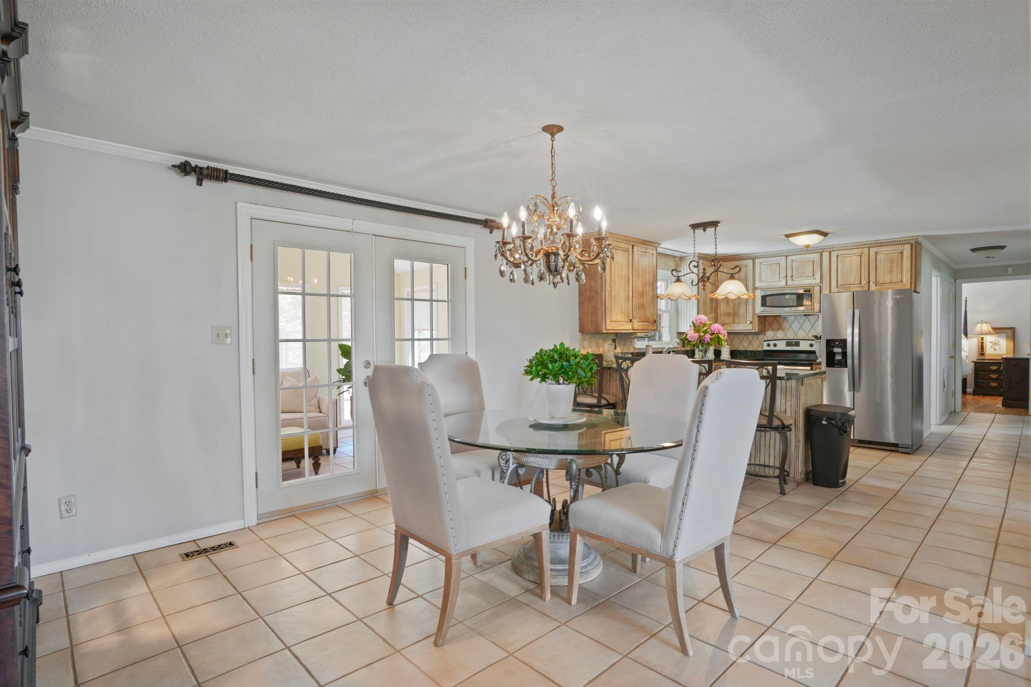 3328 Sulphur Springs Road NE — Hickory