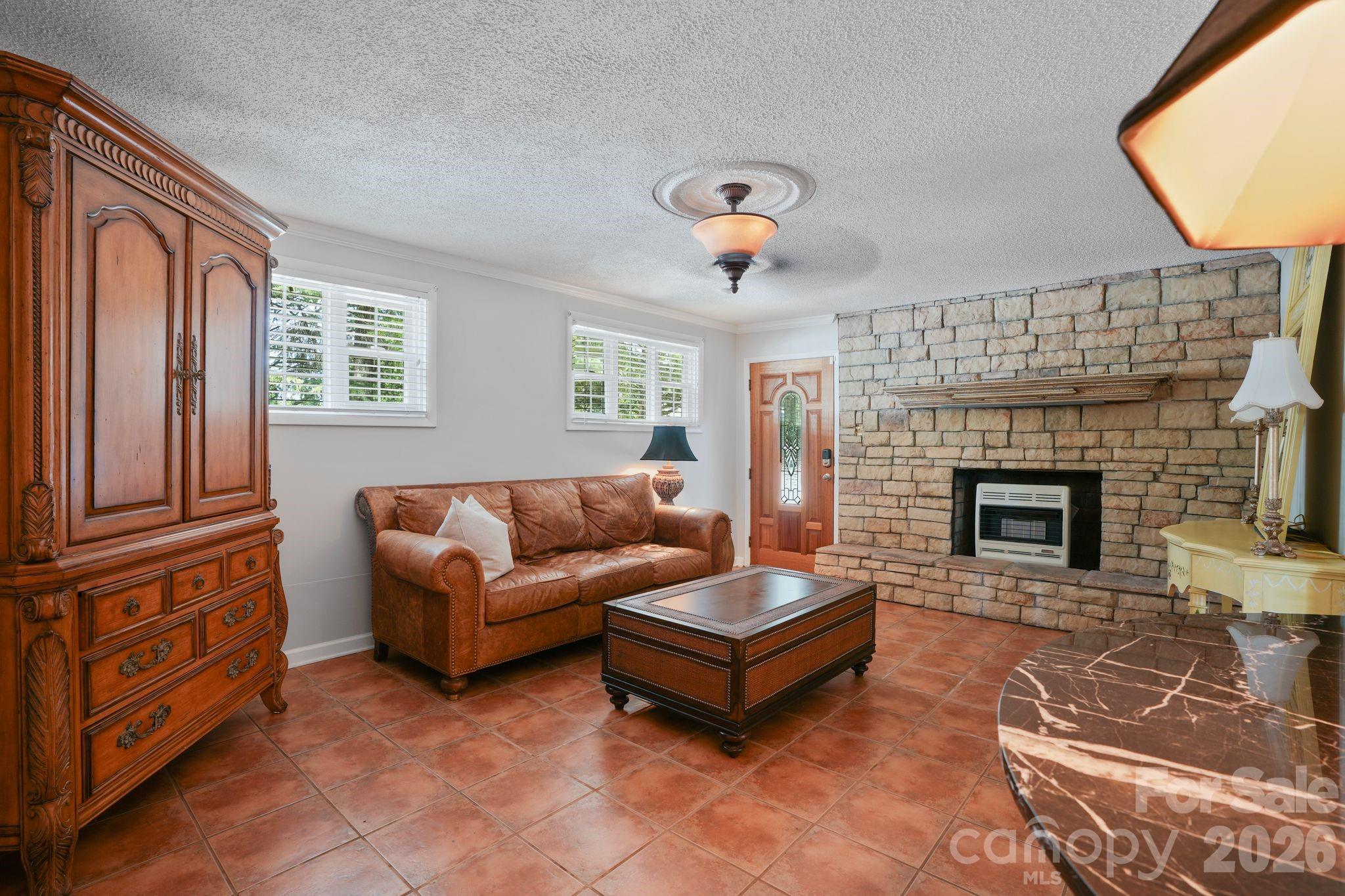 3328 Sulphur Springs Road NE — Hickory