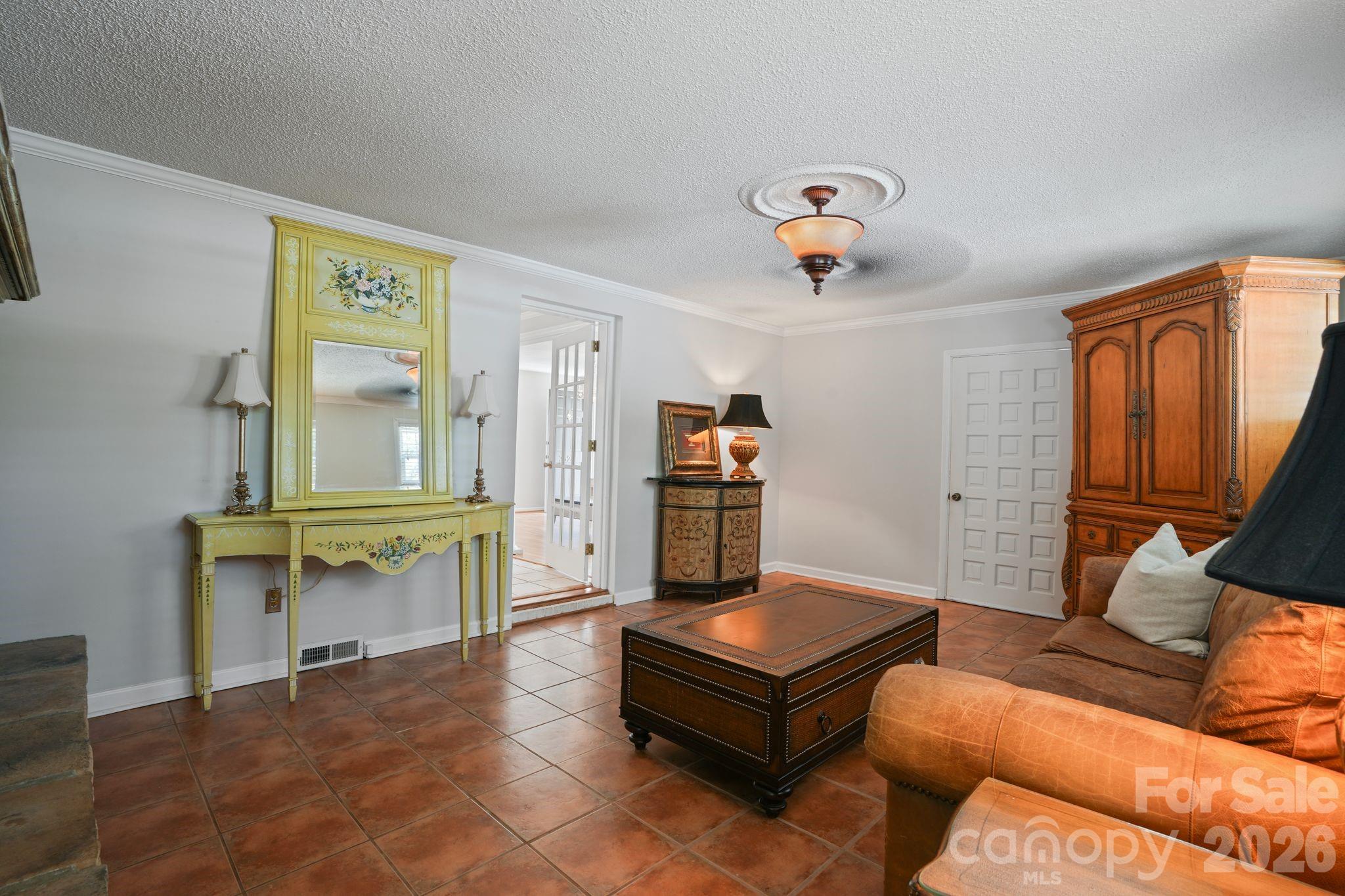 3328 Sulphur Springs Road NE — Hickory