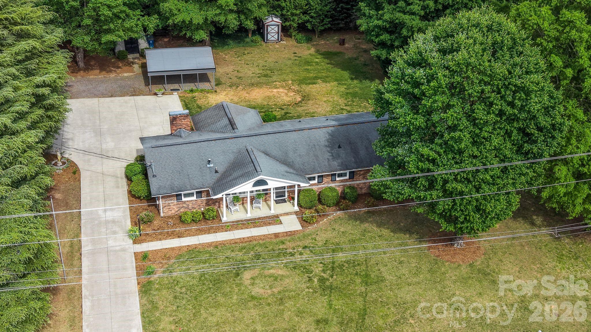 3328 Sulphur Springs Road NE — Hickory