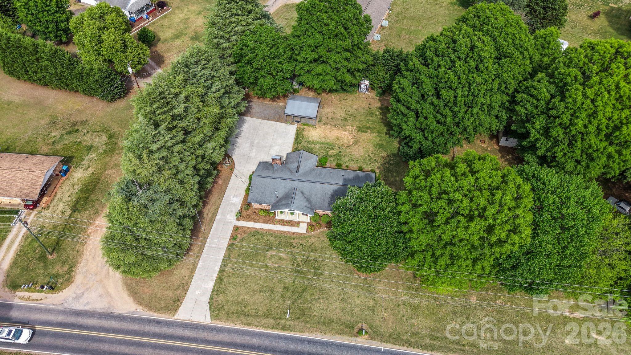 3328 Sulphur Springs Road NE — Hickory