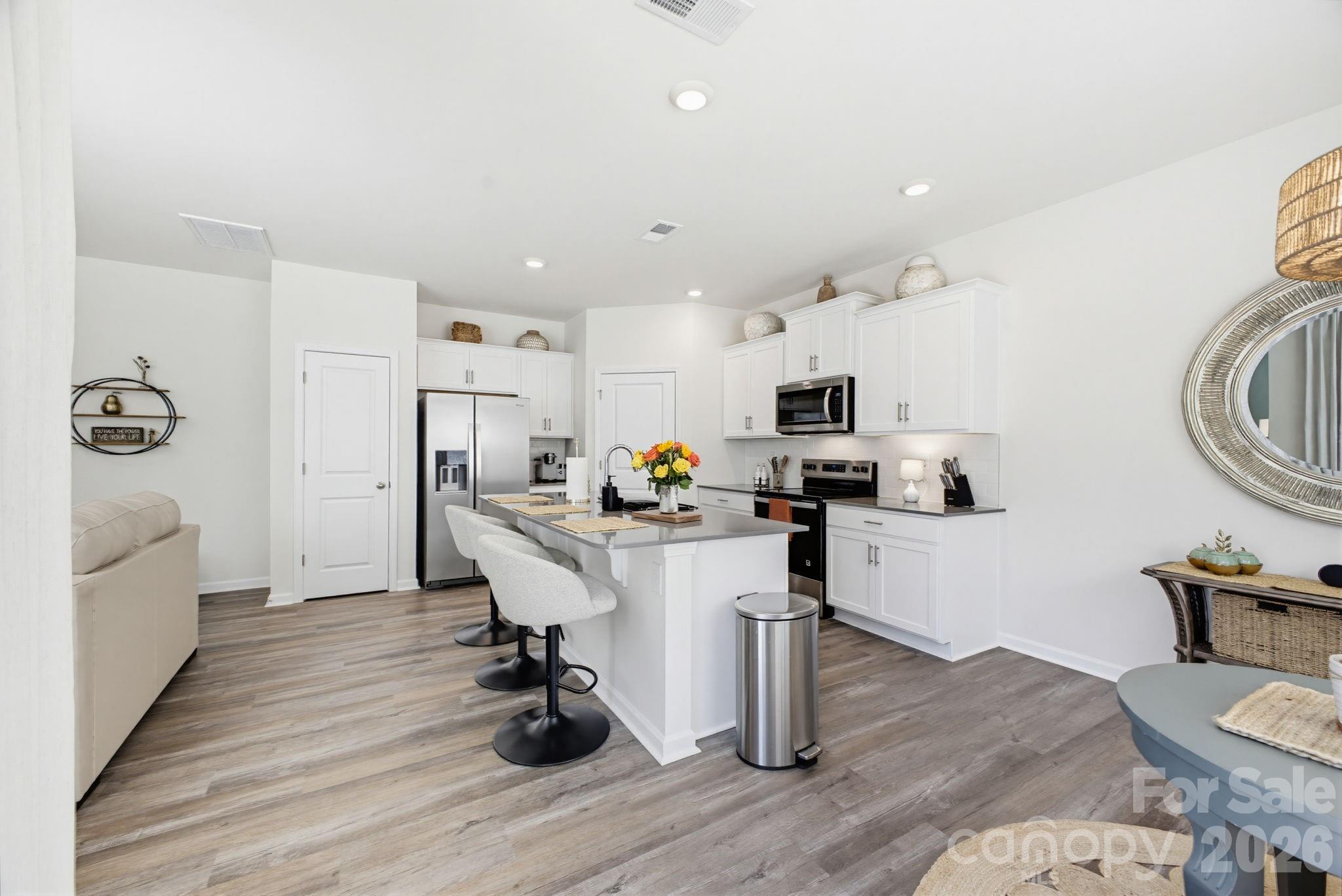 1334 37th Avenue Lane NE — Hickory