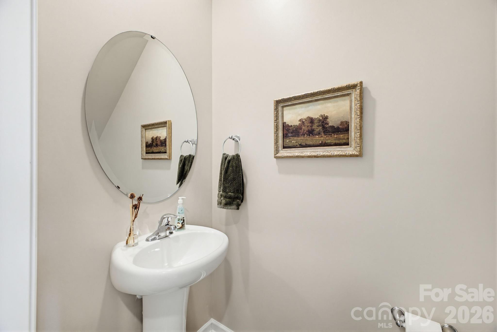 1334 37th Avenue Lane NE — Hickory