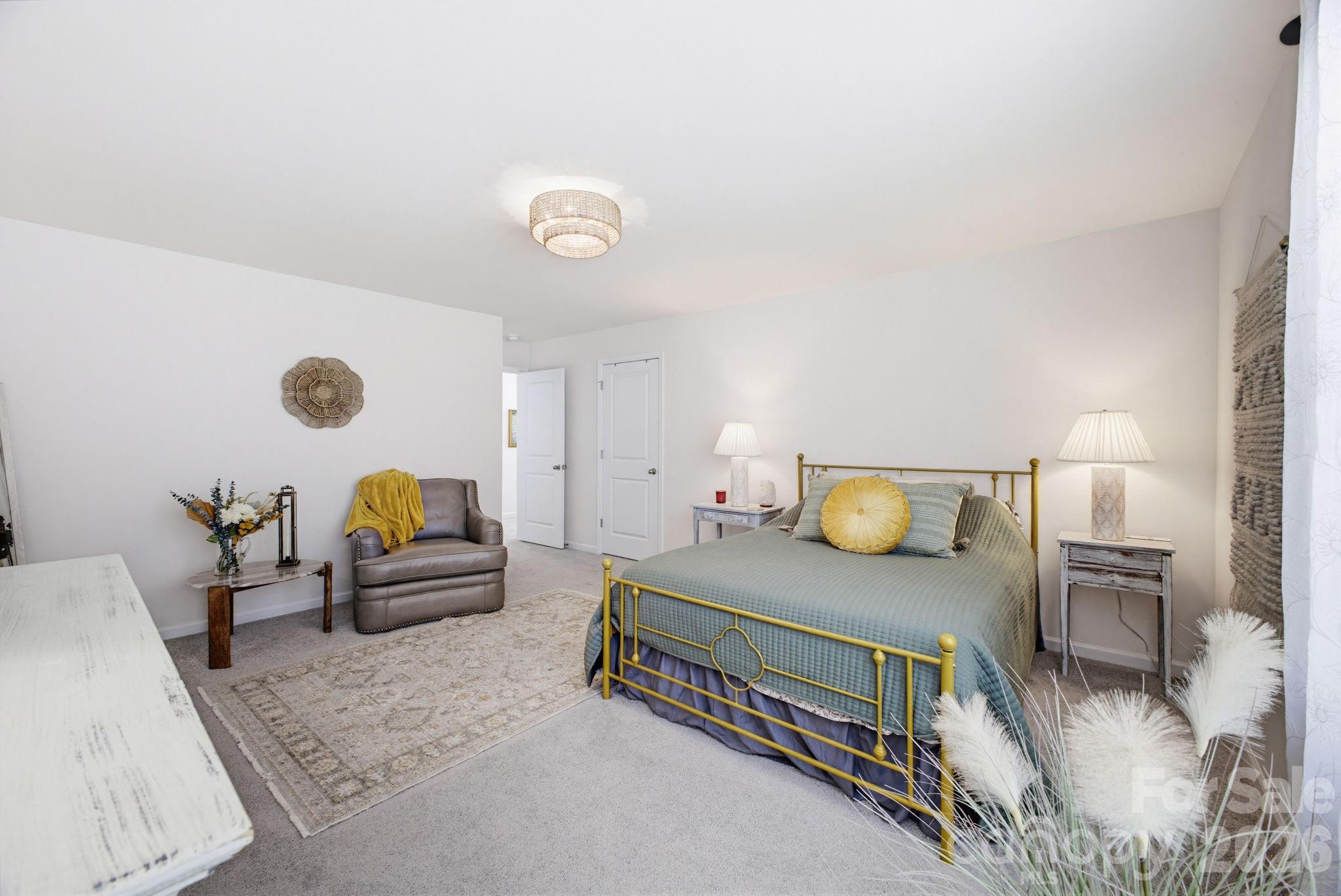 1334 37th Avenue Lane NE — Hickory