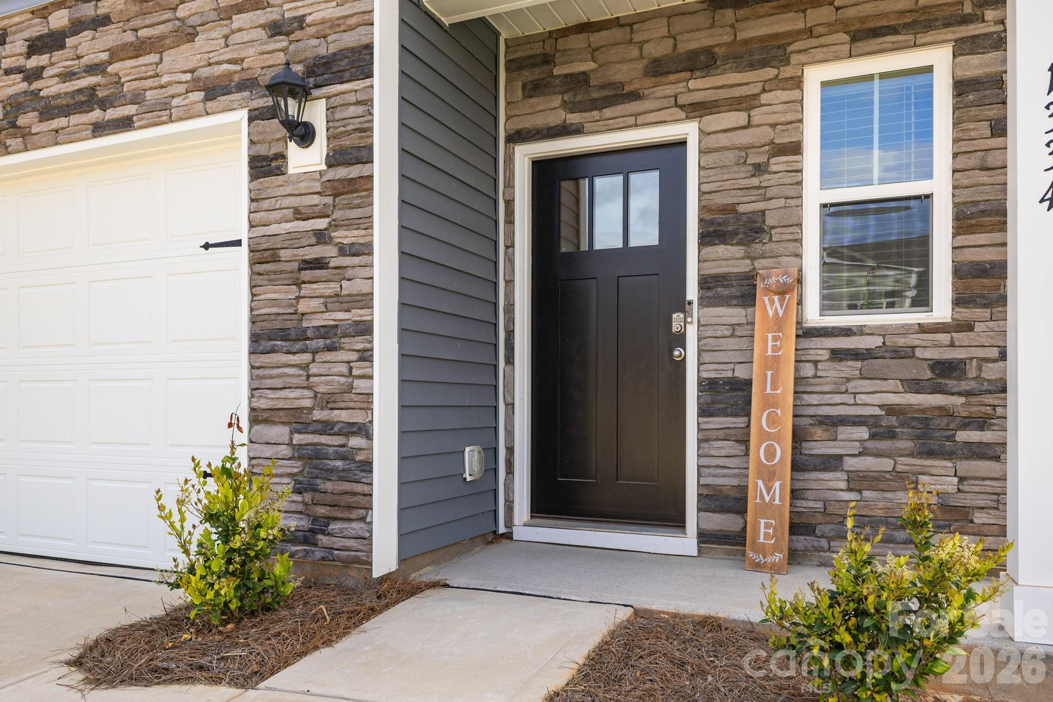1334 37th Avenue Lane NE — Hickory