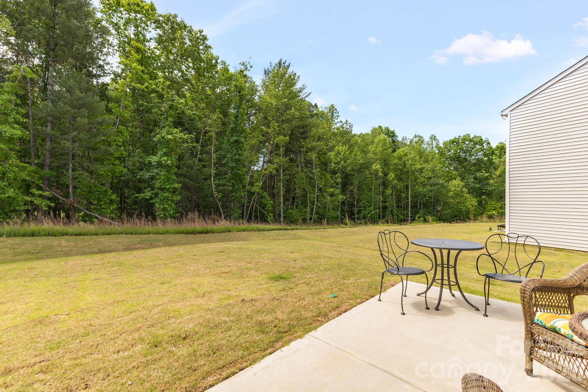 1334 37th Avenue Lane NE — Hickory