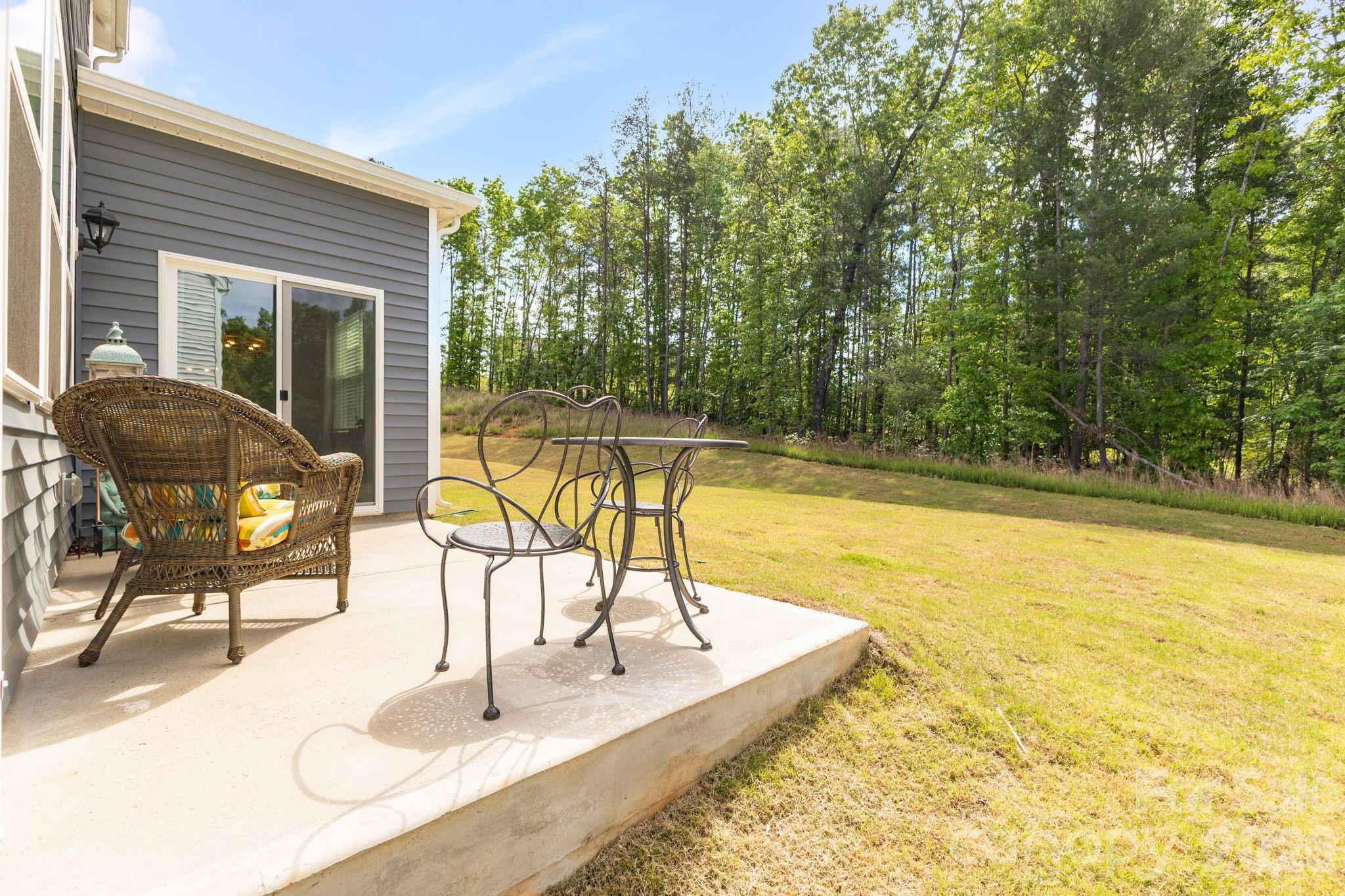 1334 37th Avenue Lane NE — Hickory