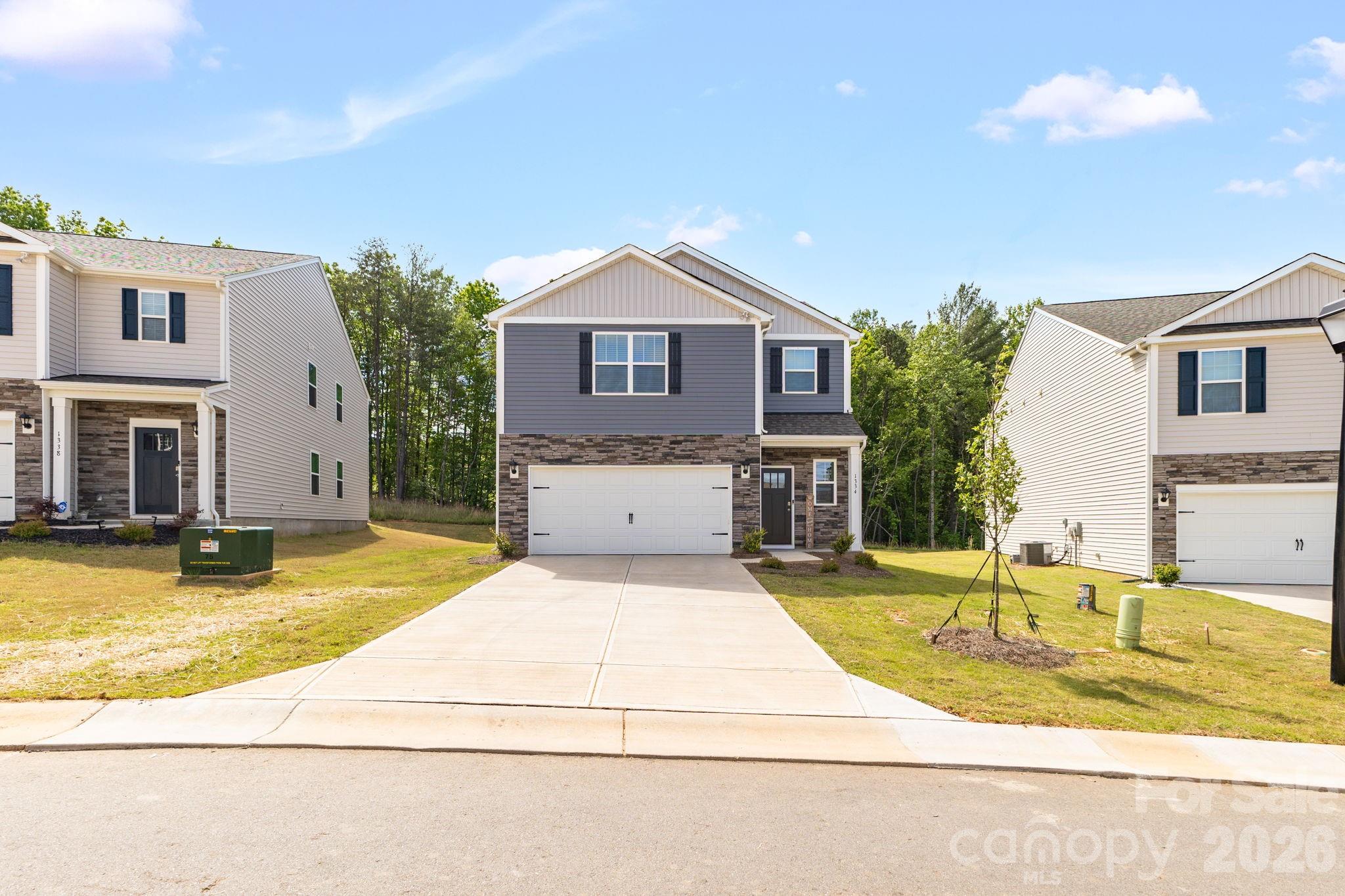 1334 37th Avenue Lane NE — Hickory