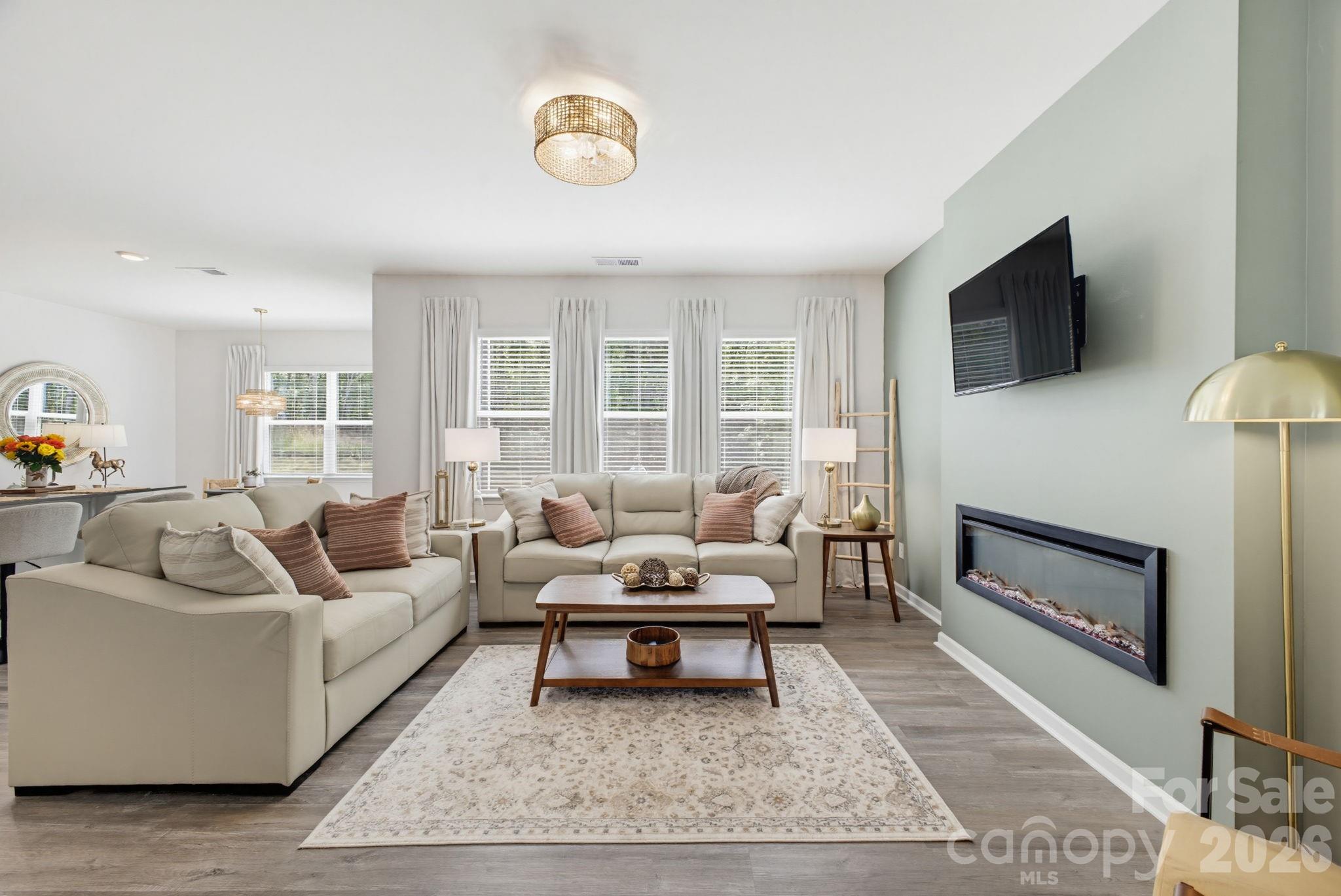 1334 37th Avenue Lane NE — Hickory