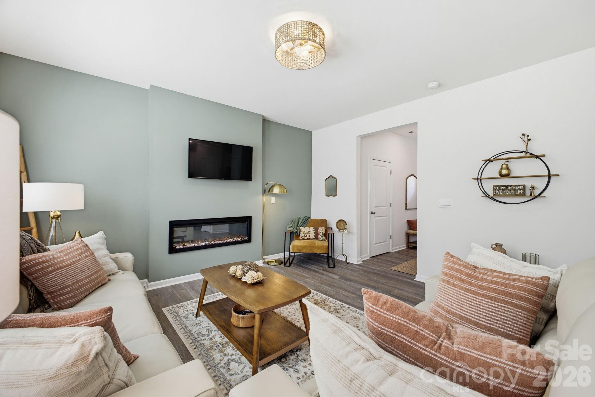1334 37th Avenue Lane NE — Hickory