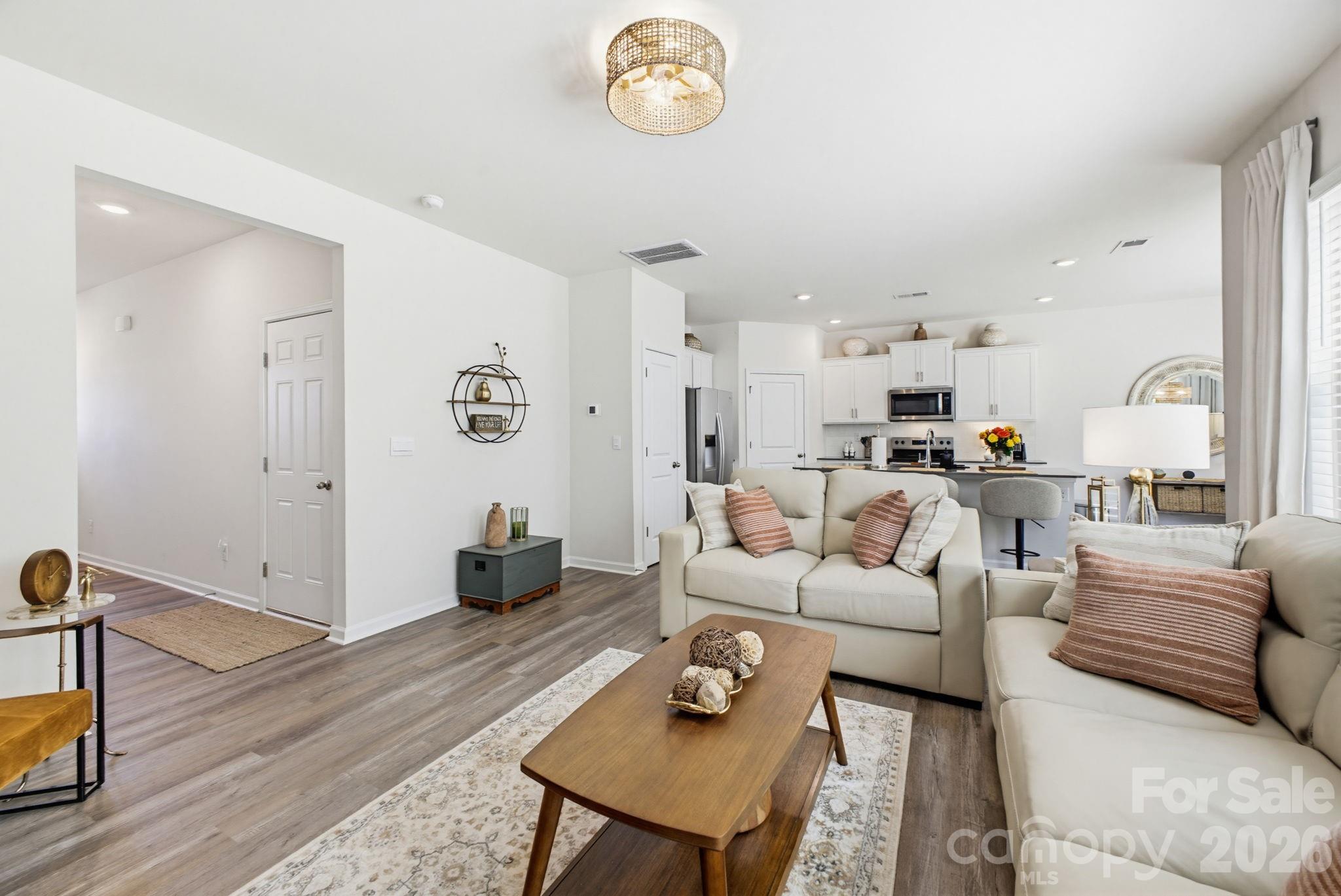 1334 37th Avenue Lane NE — Hickory