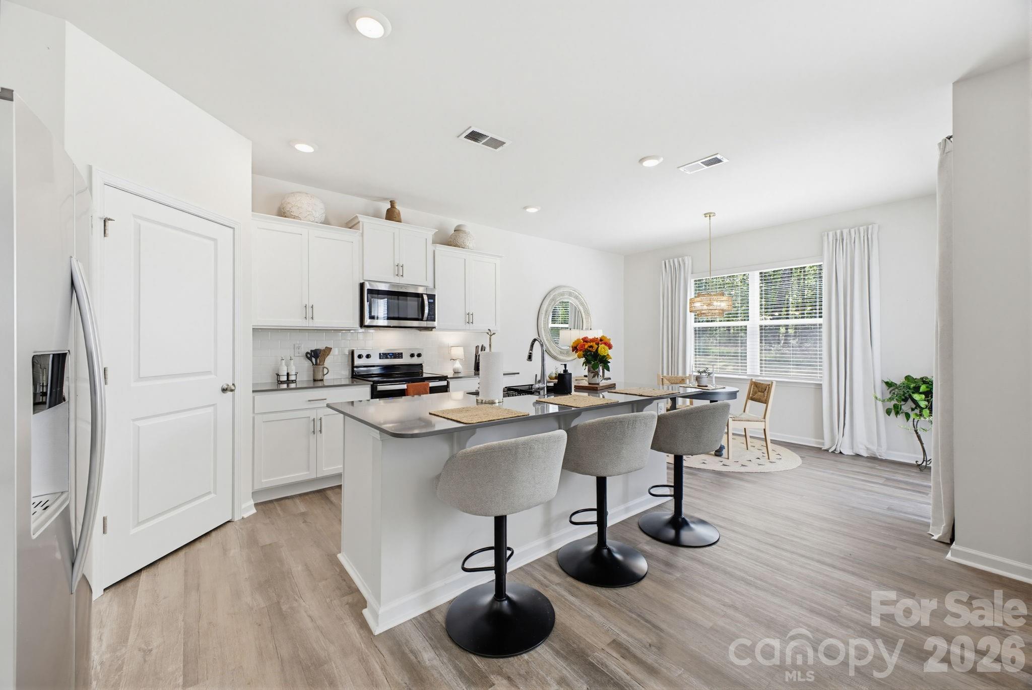 1334 37th Avenue Lane NE — Hickory