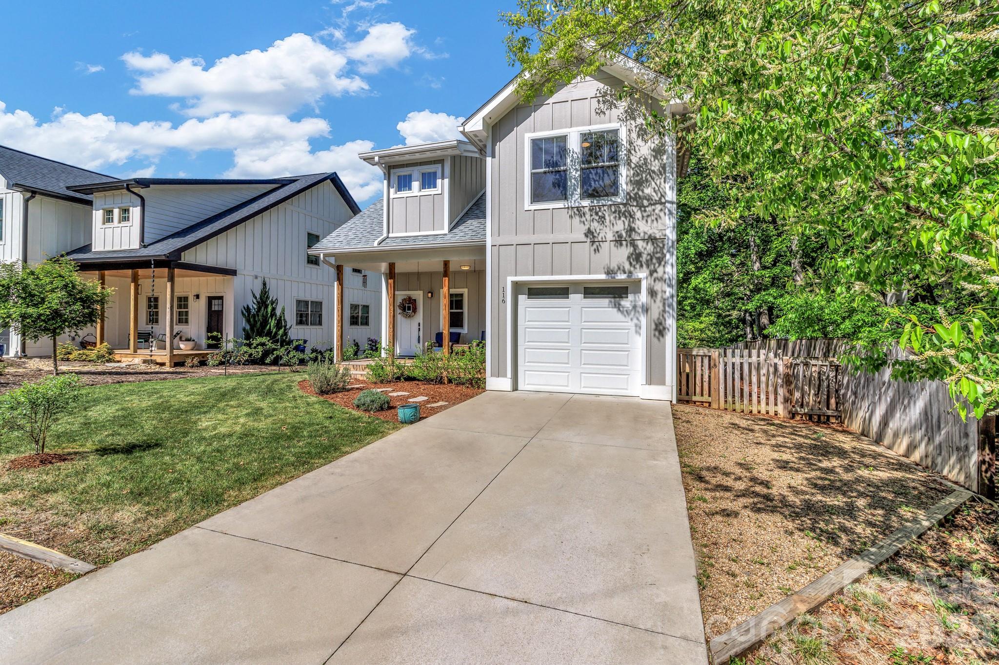 116 Craggy Street — Black Mountain