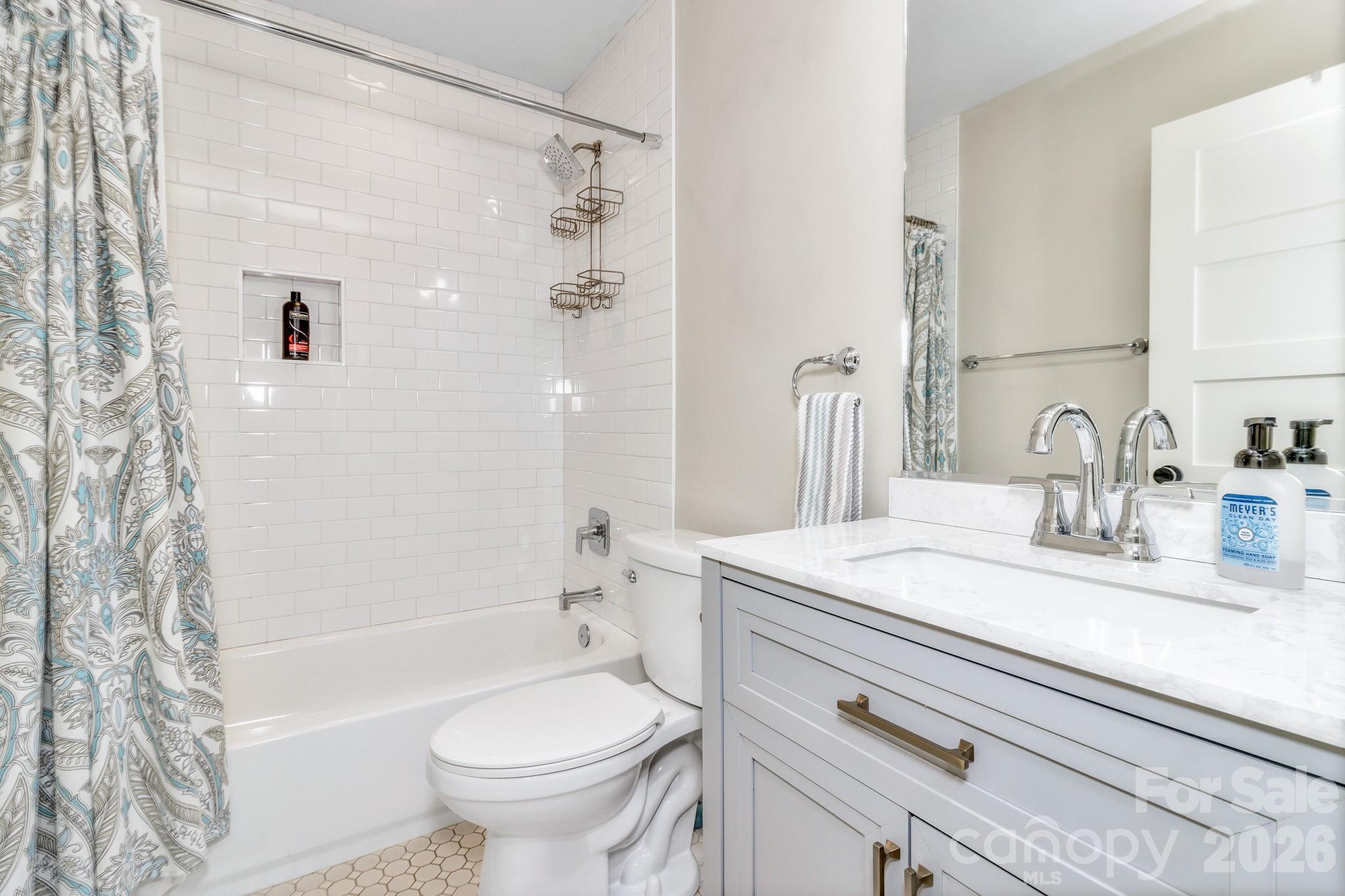 116 Craggy Street — Black Mountain