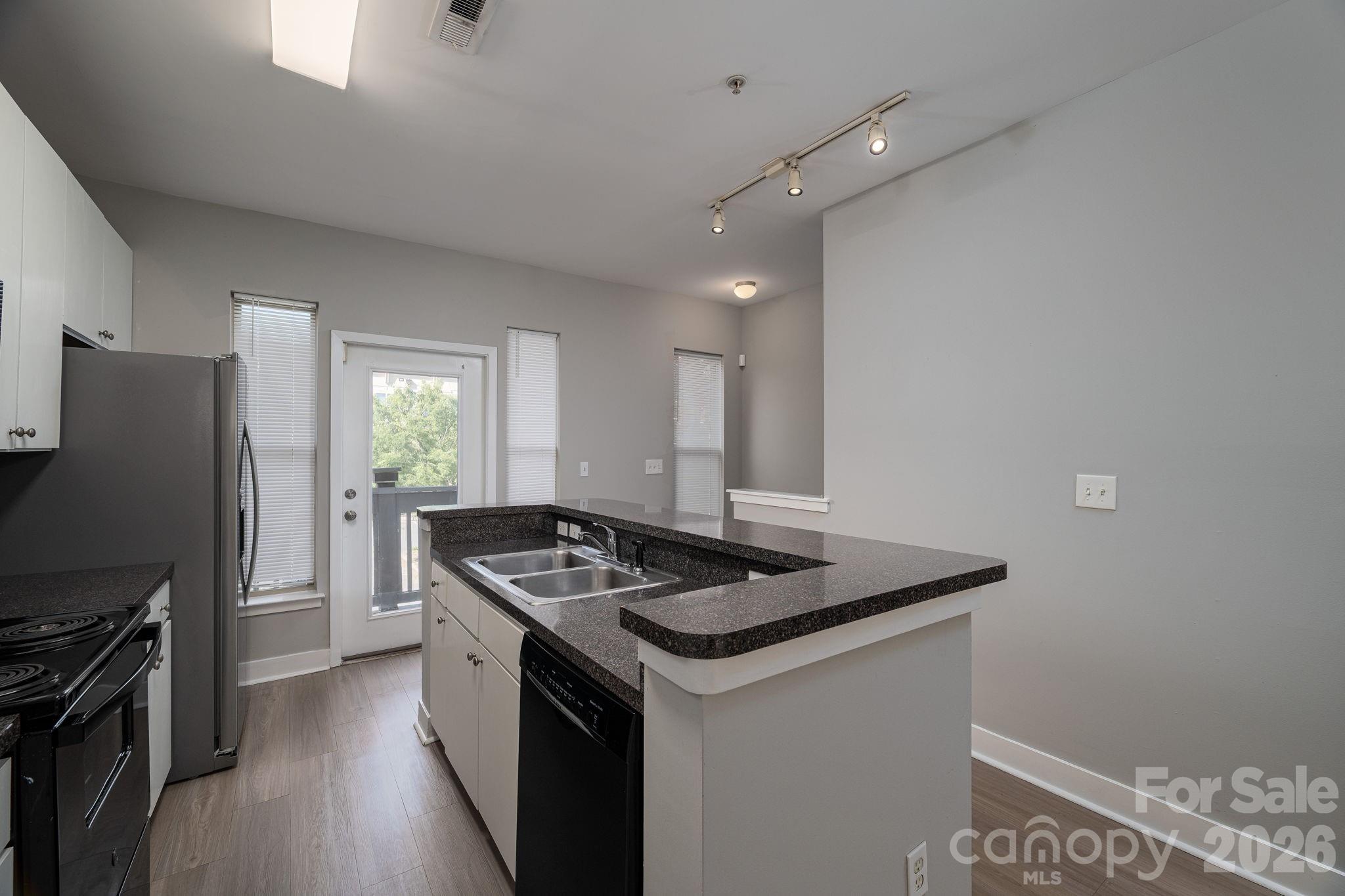1012 Skyline View Way — Charlotte