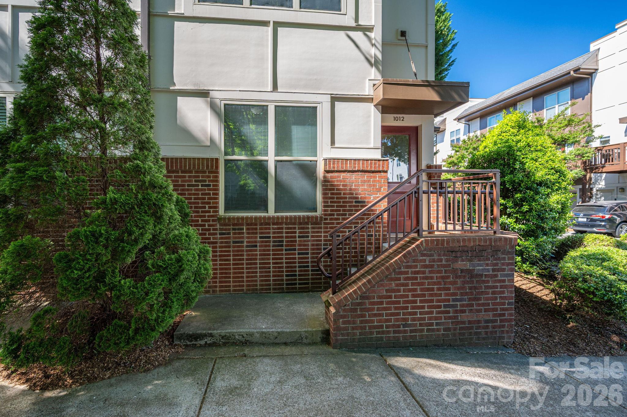 1012 Skyline View Way — Charlotte