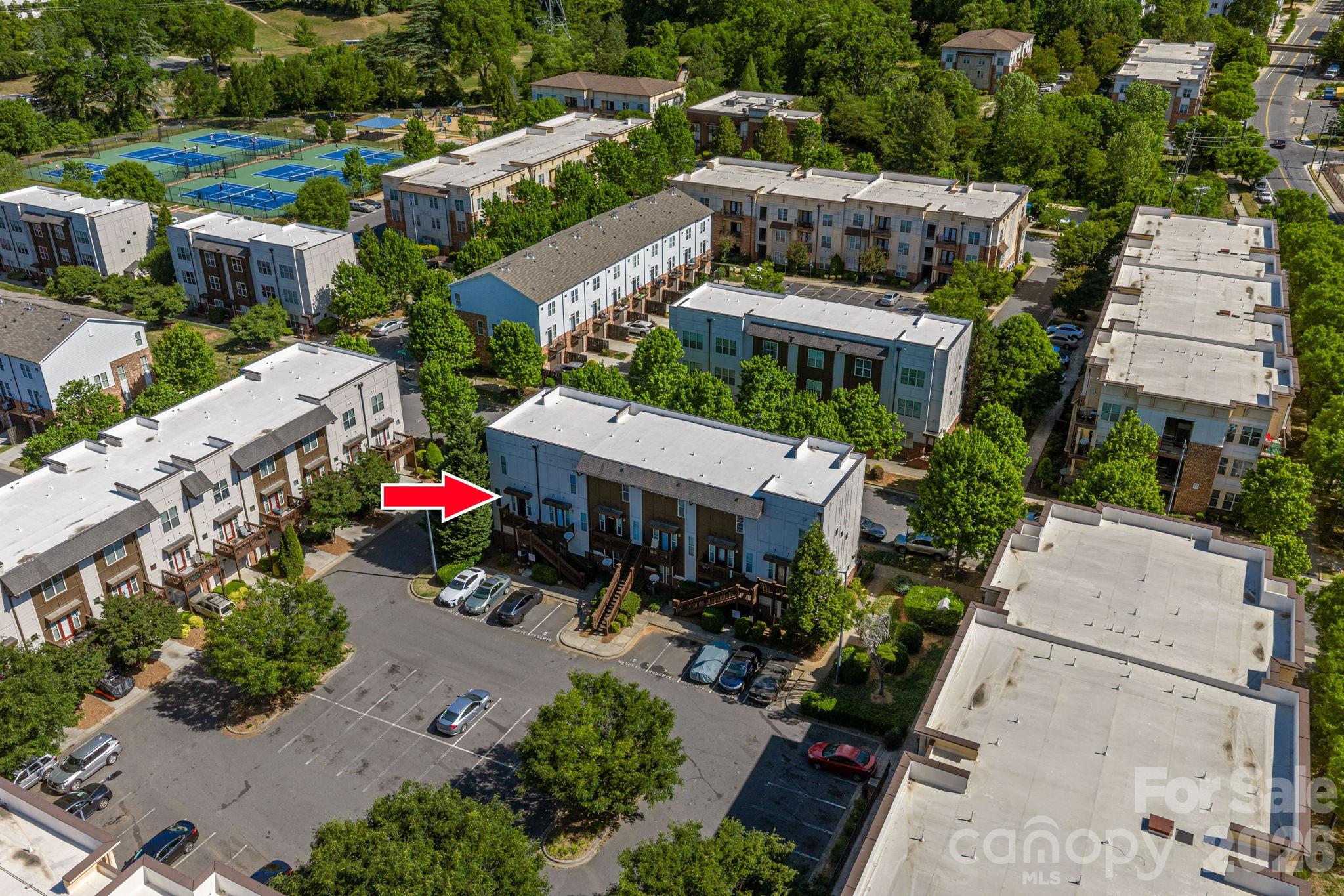 1012 Skyline View Way — Charlotte