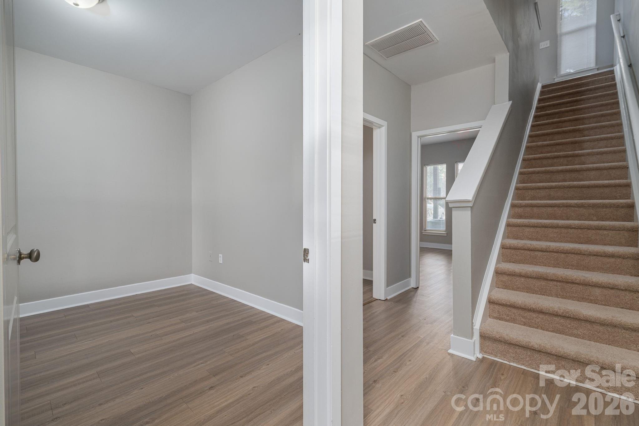 1012 Skyline View Way — Charlotte