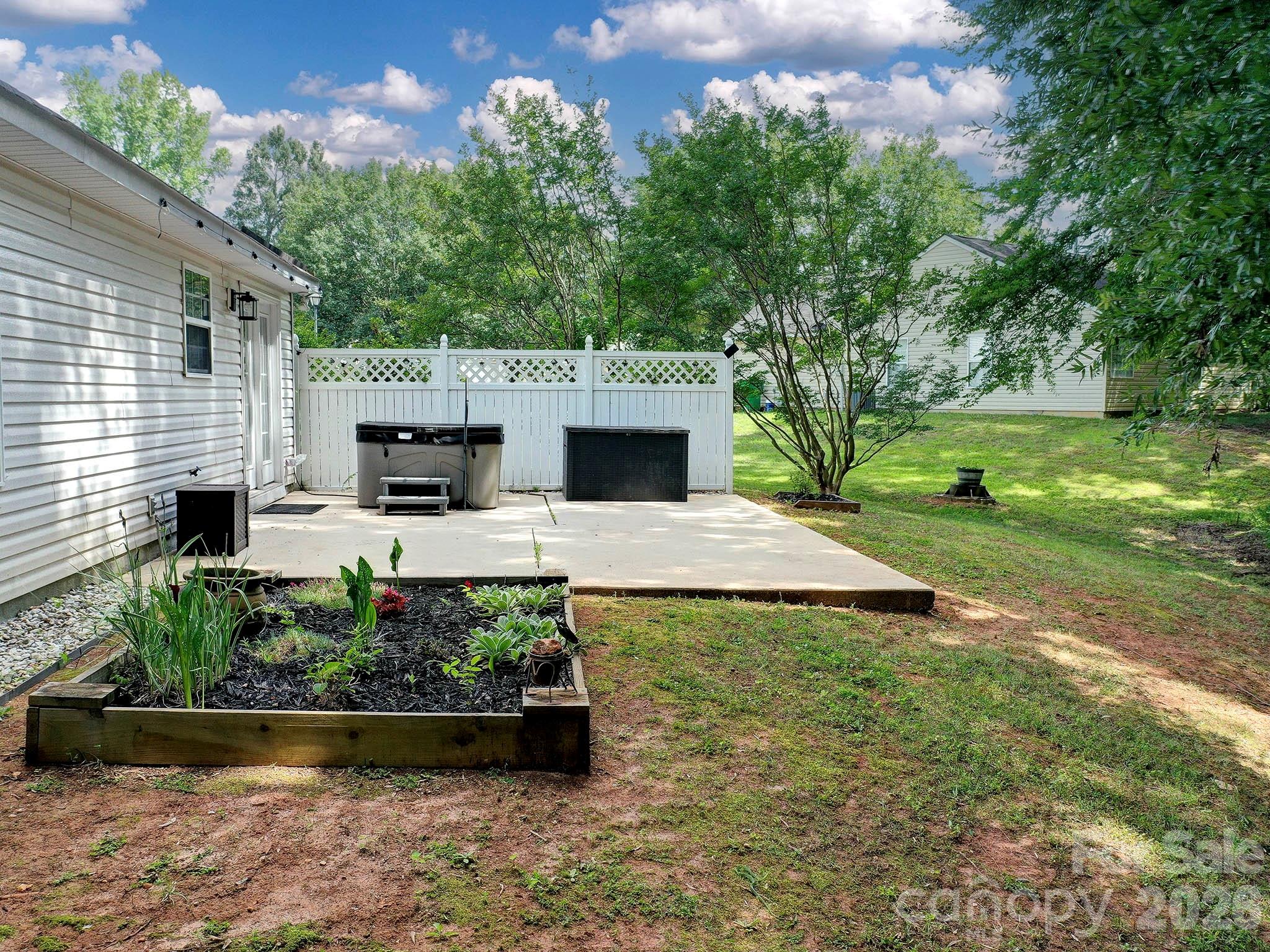 8110 Slickrock Circle — Charlotte