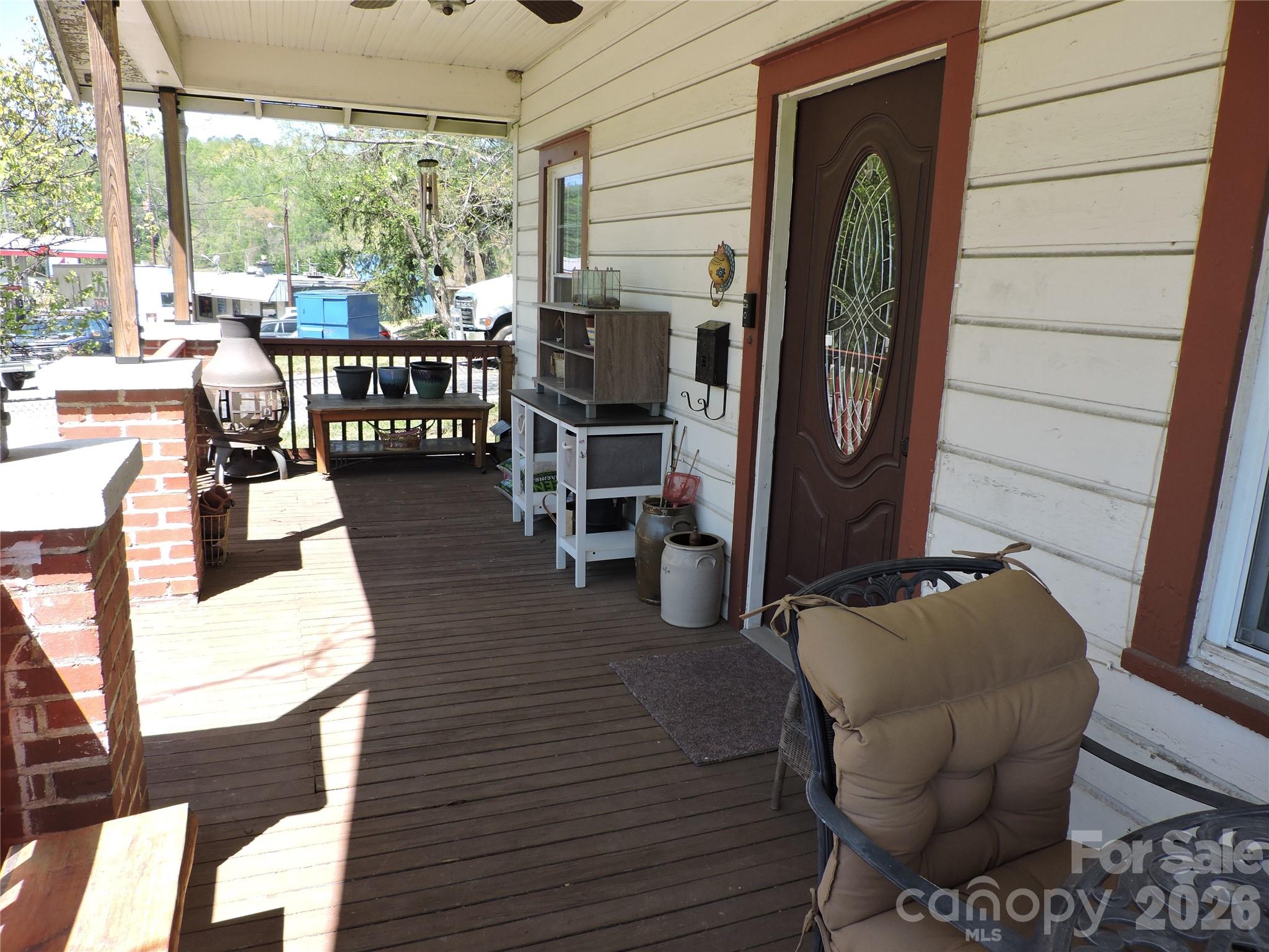 4 Carter Road — Weaverville