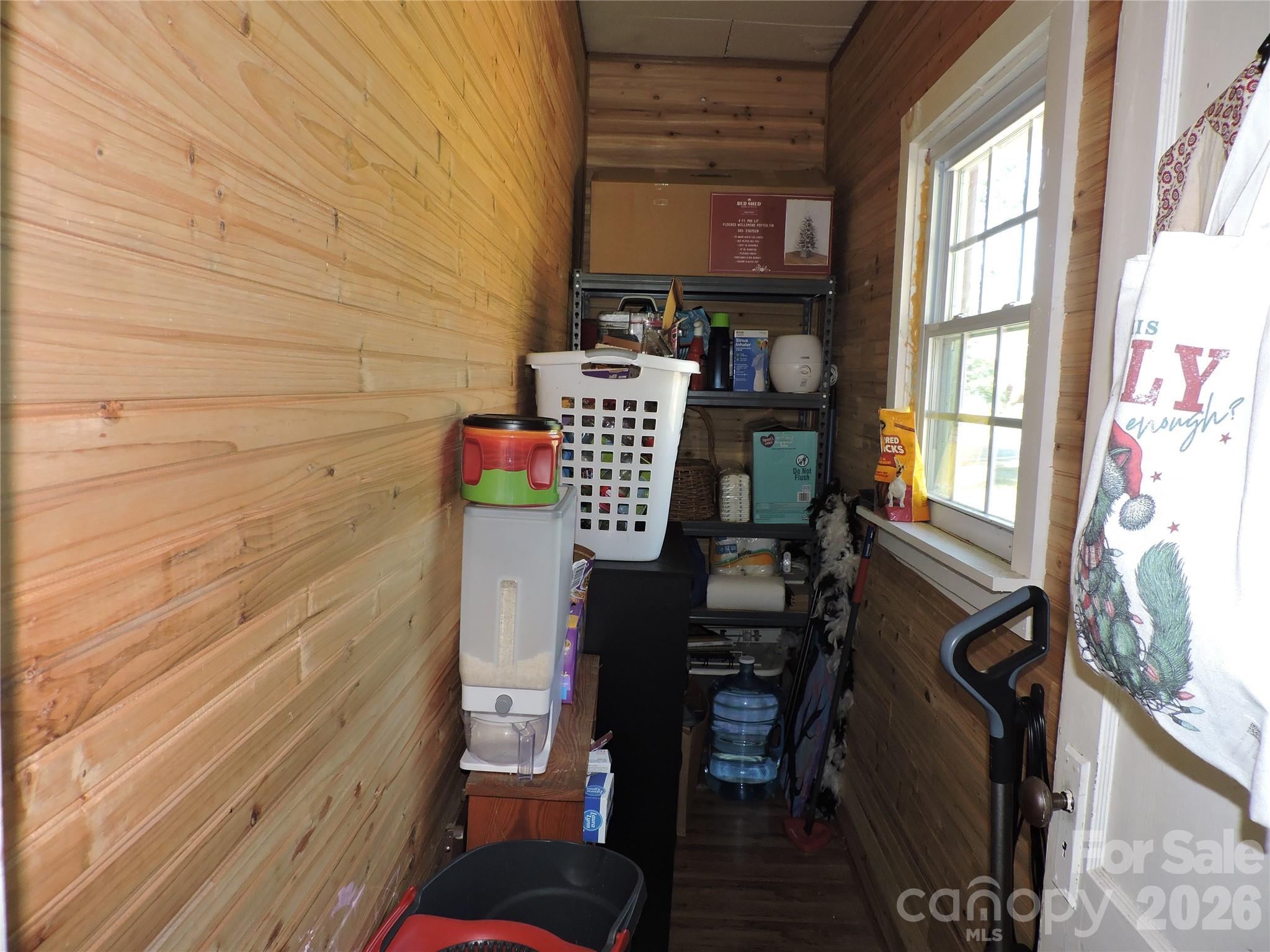 4 Carter Road — Weaverville