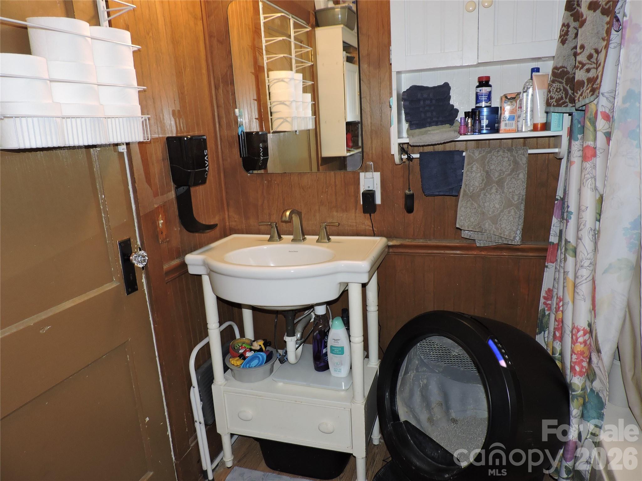 4 Carter Road — Weaverville