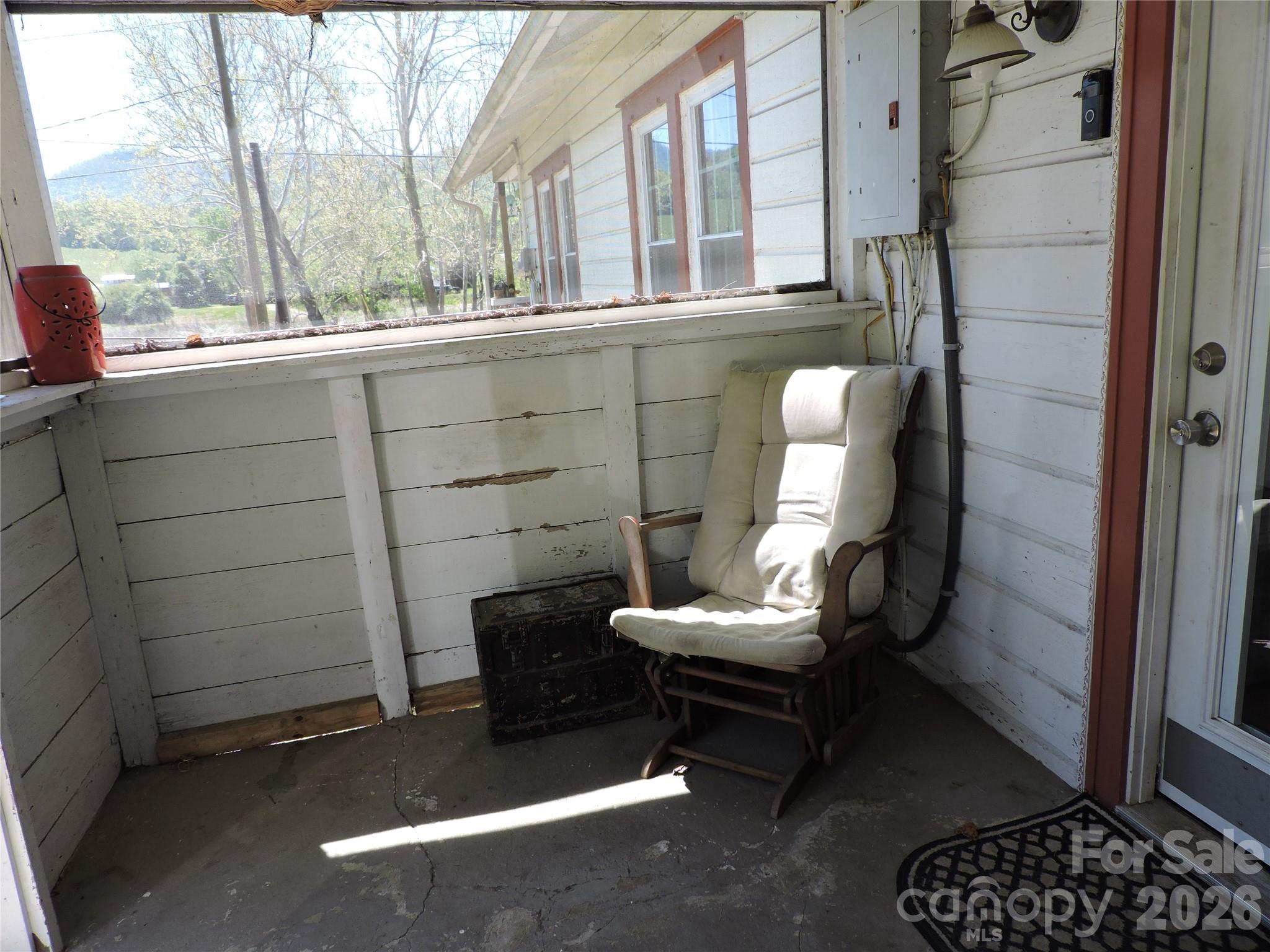 4 Carter Road — Weaverville