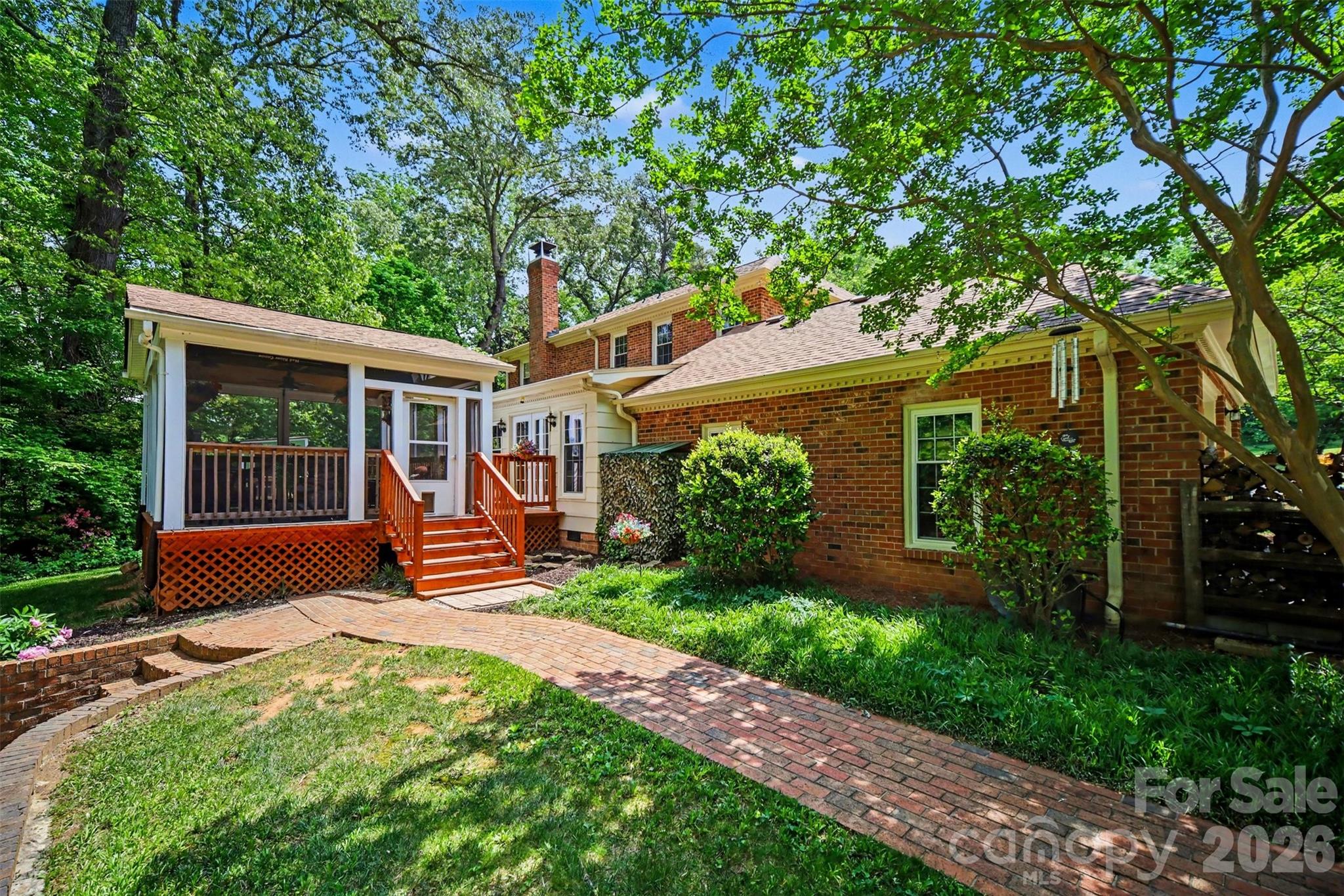 814 S Main Street — Mount Holly