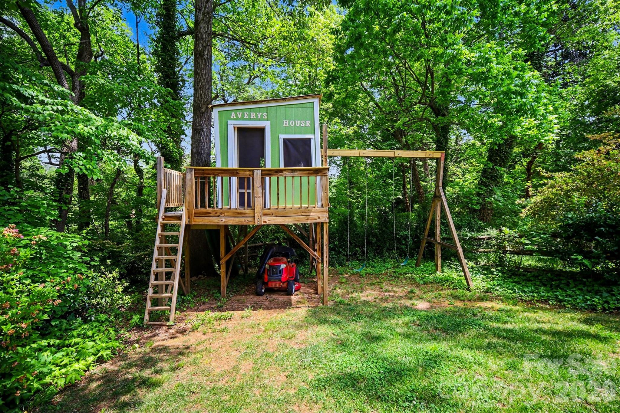 814 S Main Street — Mount Holly