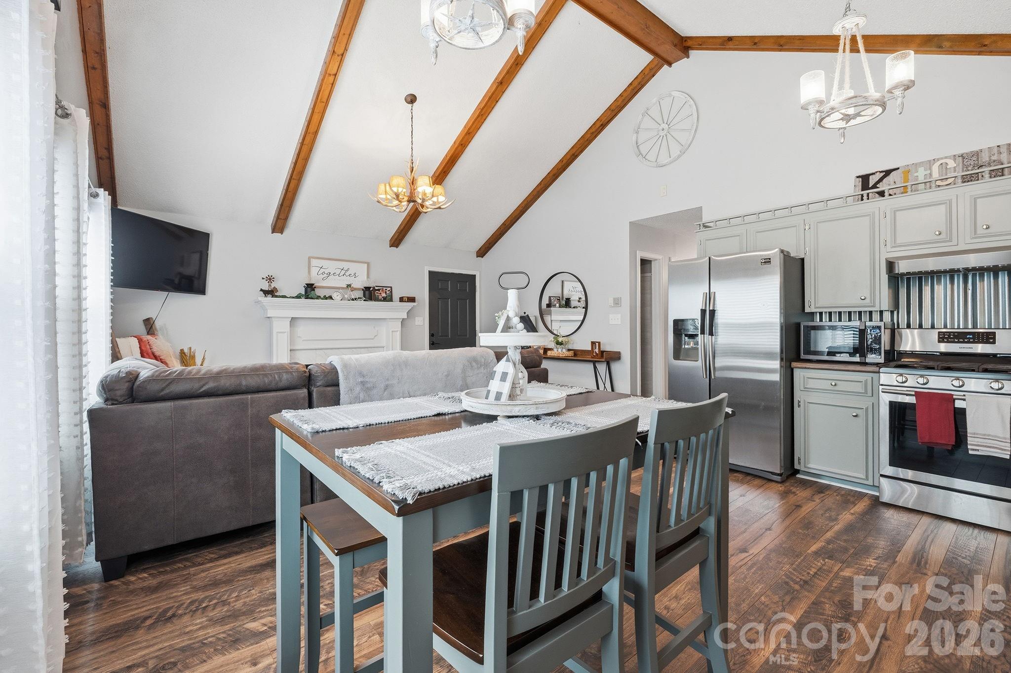 2050 16th Avenue Place SW — Hickory