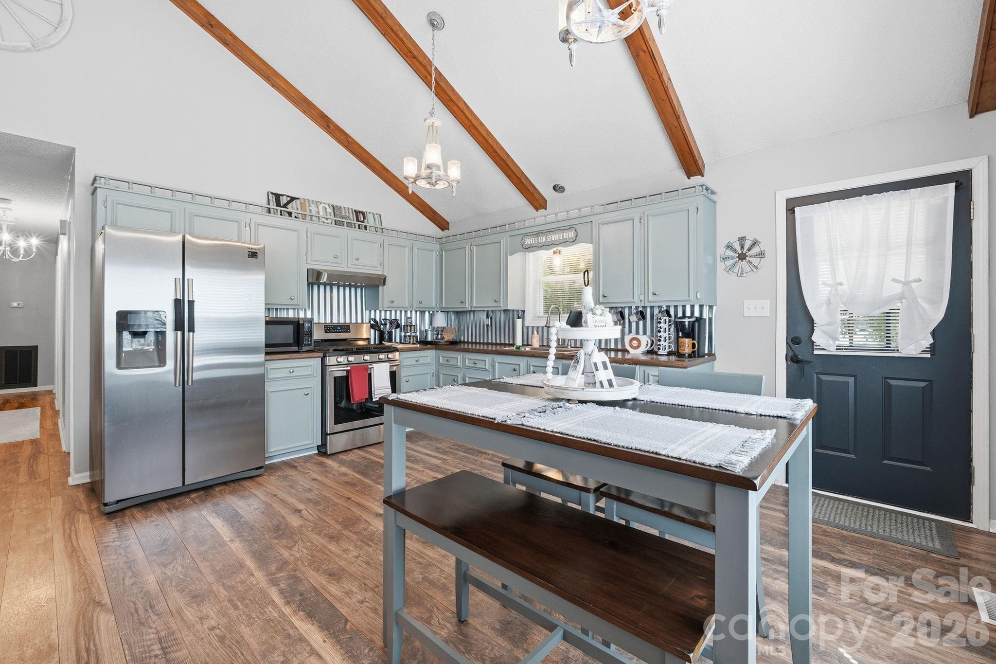 2050 16th Avenue Place SW — Hickory