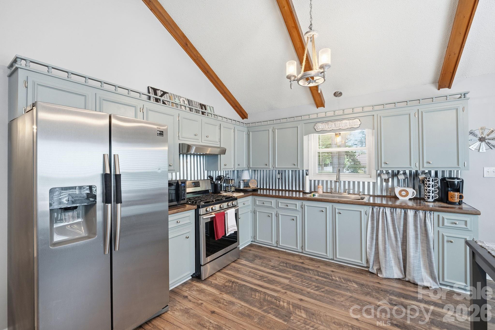 2050 16th Avenue Place SW — Hickory