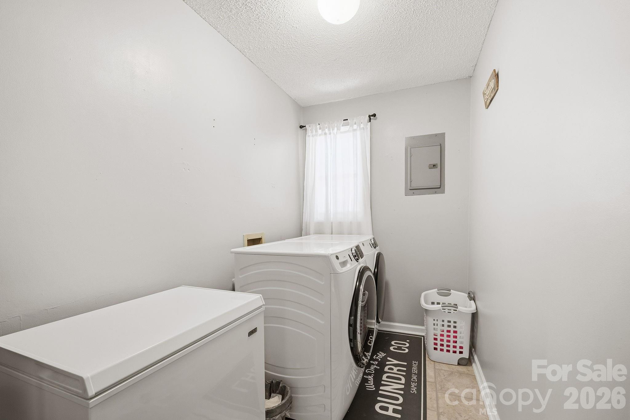 2050 16th Avenue Place SW — Hickory