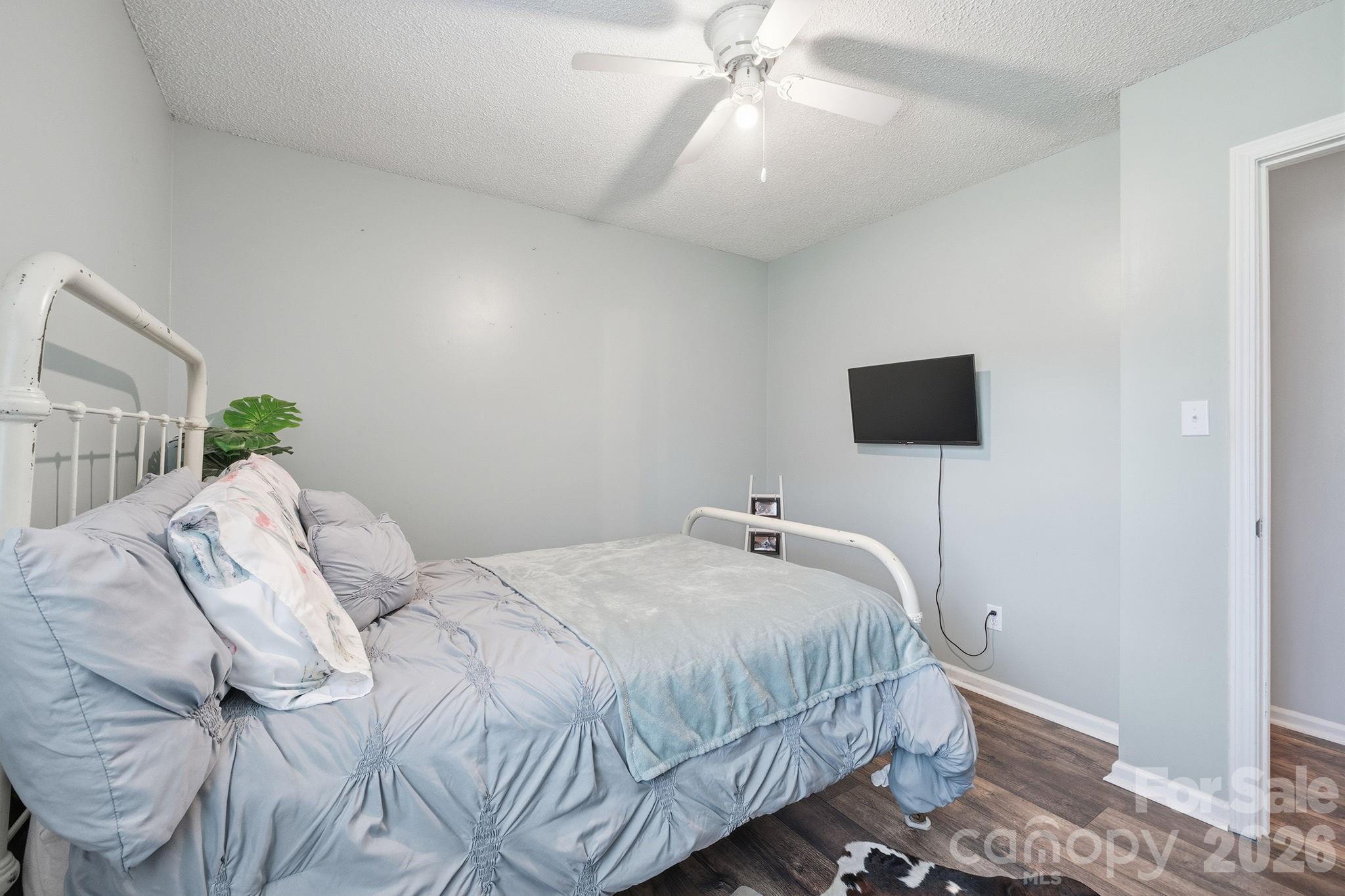 2050 16th Avenue Place SW — Hickory