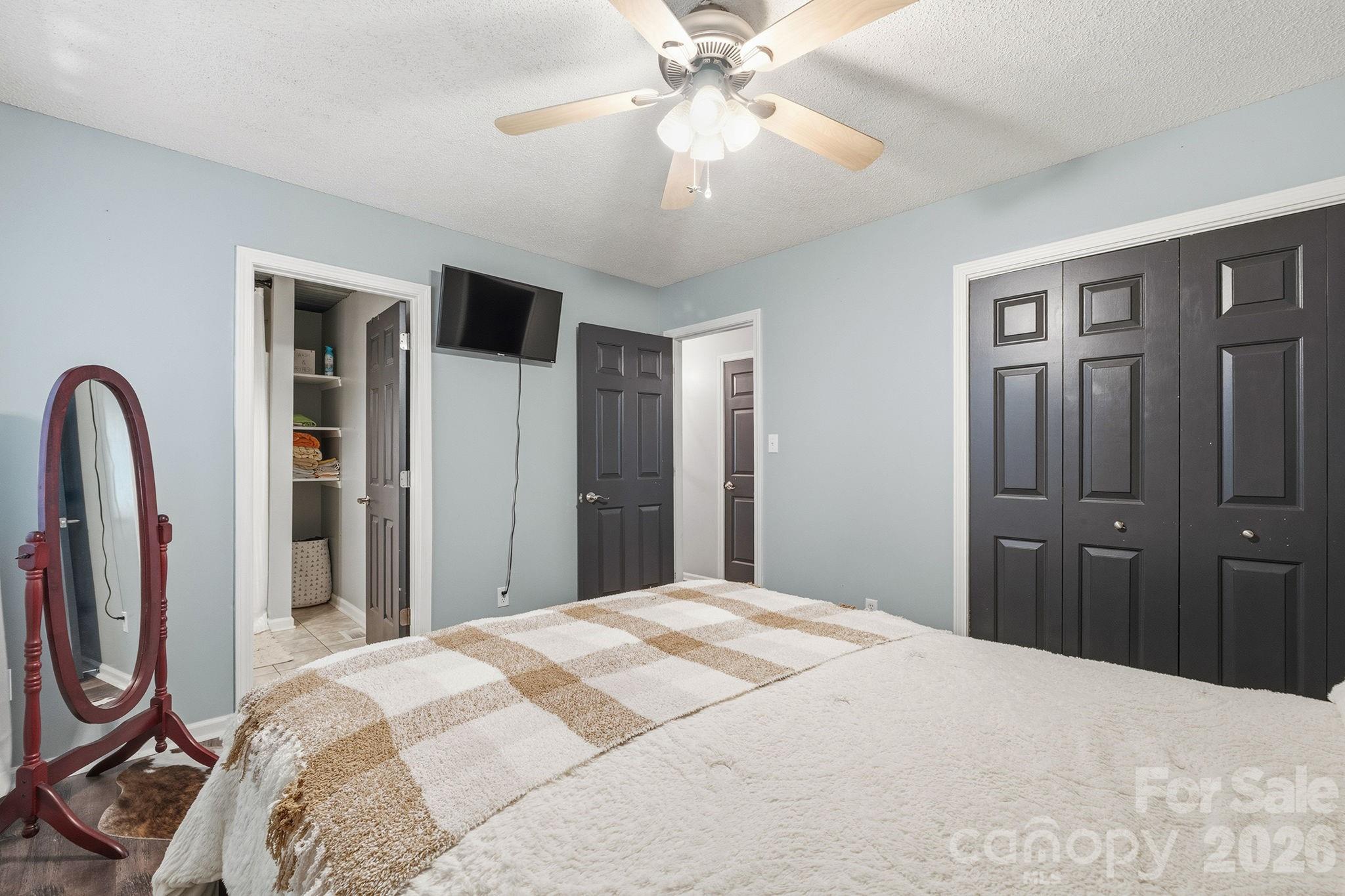 2050 16th Avenue Place SW — Hickory