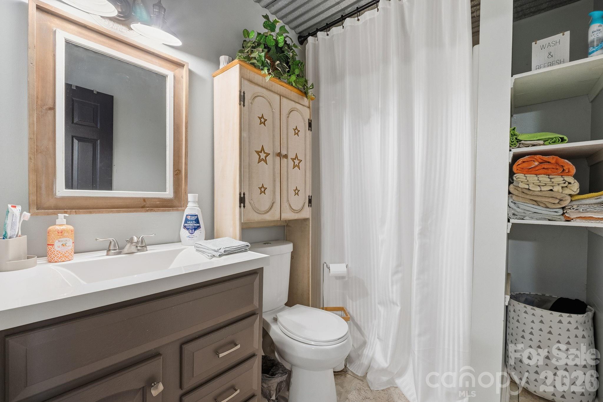 2050 16th Avenue Place SW — Hickory