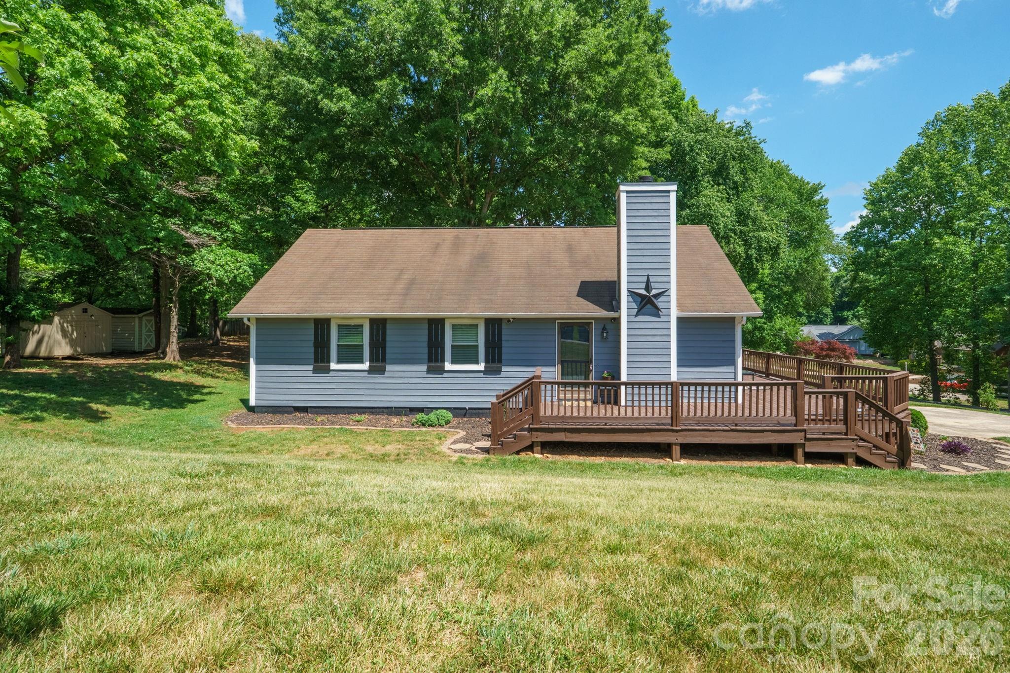 2050 16th Avenue Place SW — Hickory