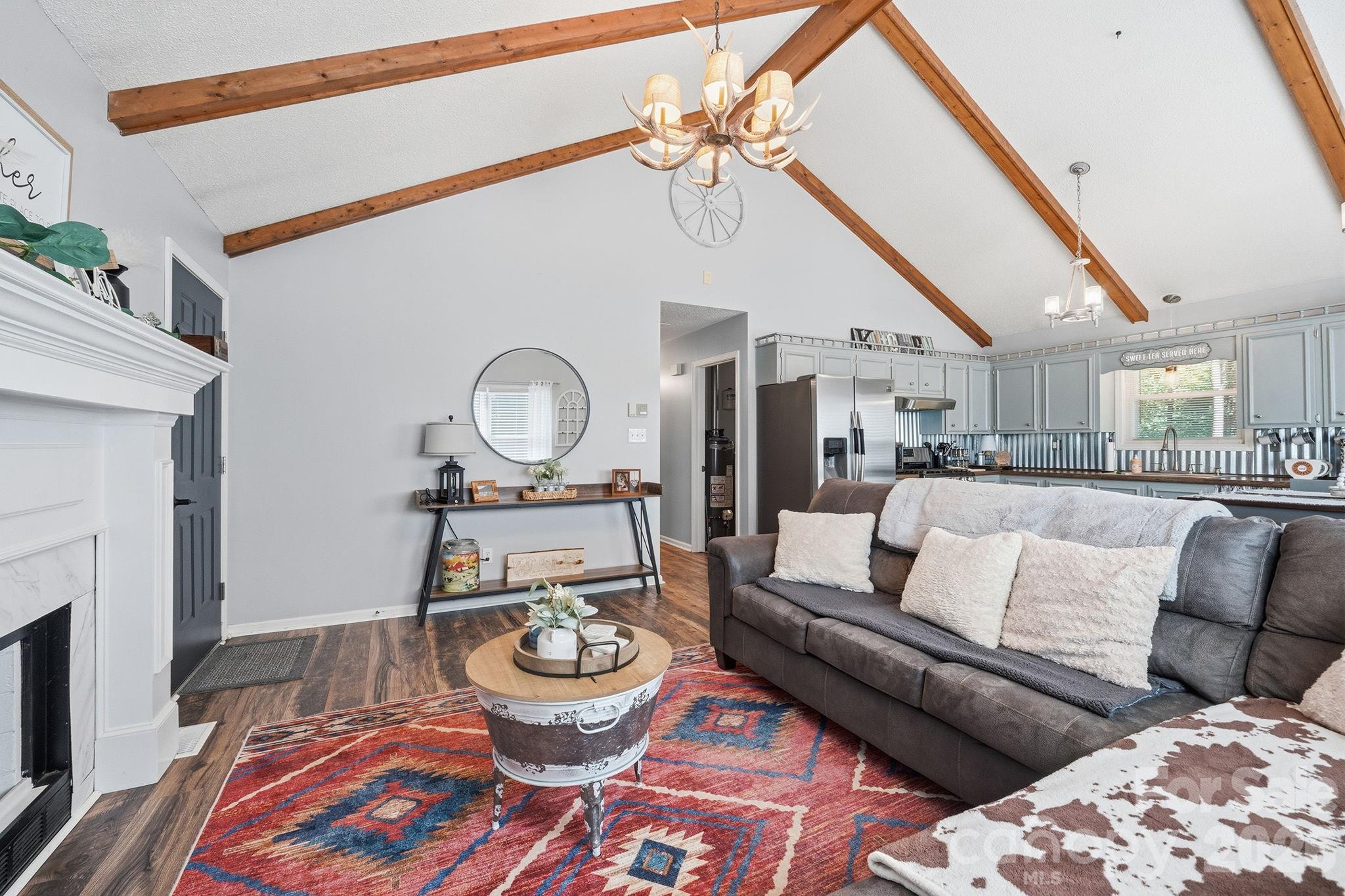 2050 16th Avenue Place SW — Hickory