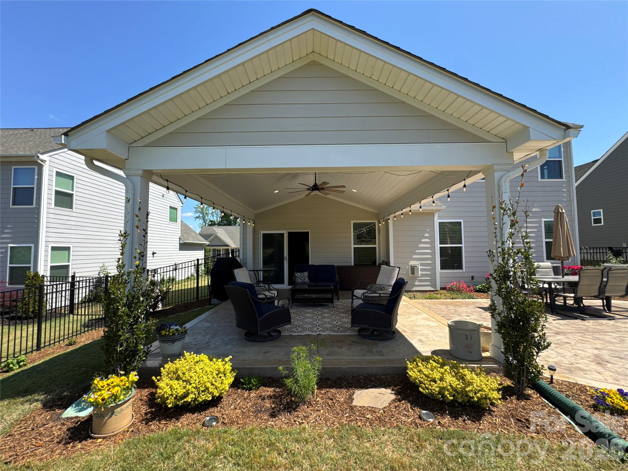 5339 Pembrey Drive — Denver