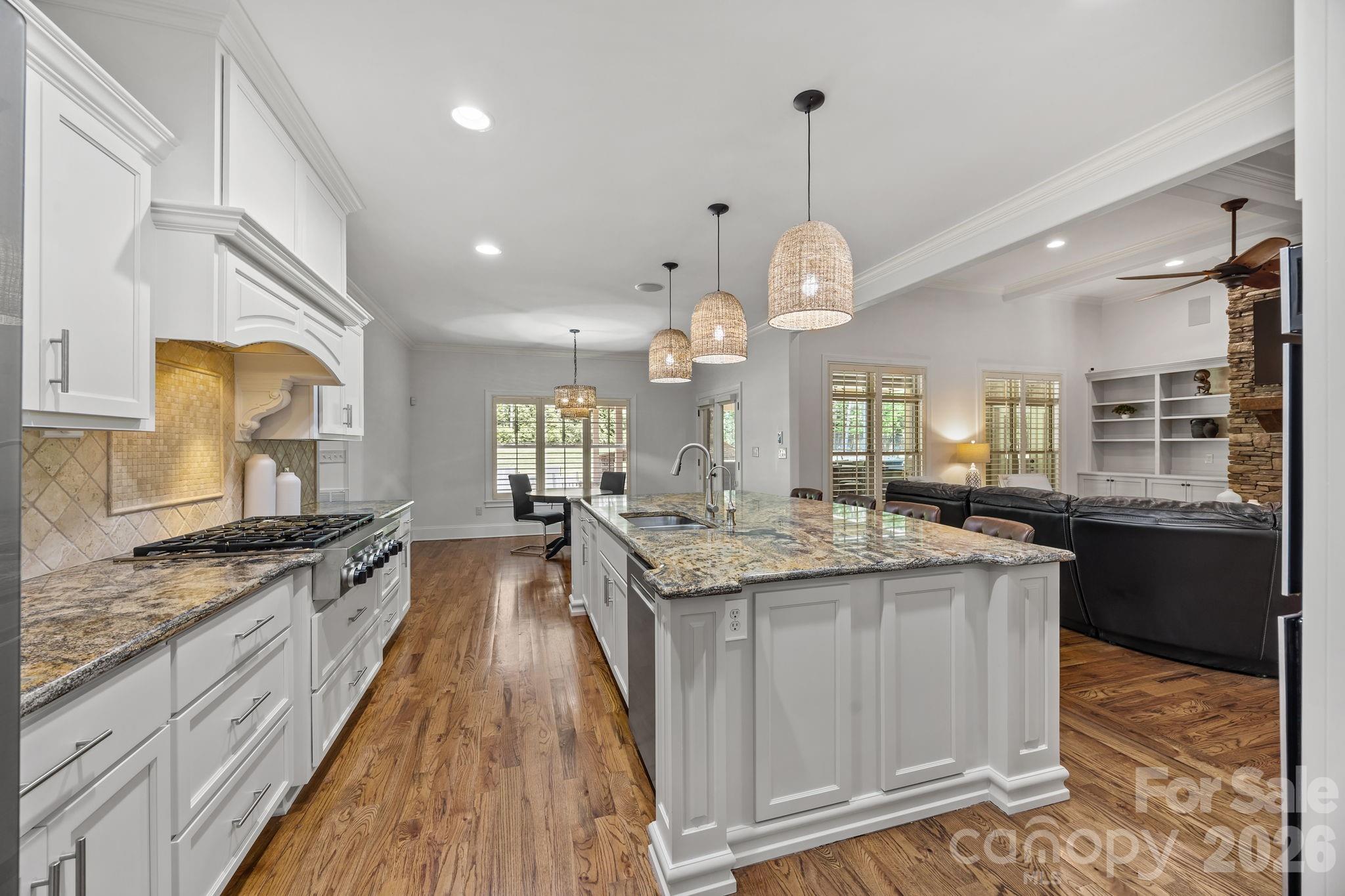 320 Barber Loop — Mooresville