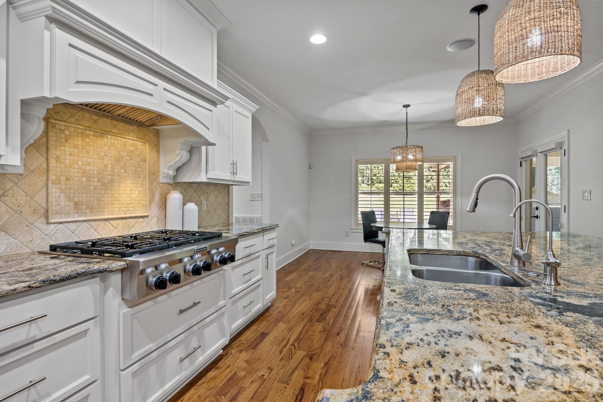 320 Barber Loop — Mooresville