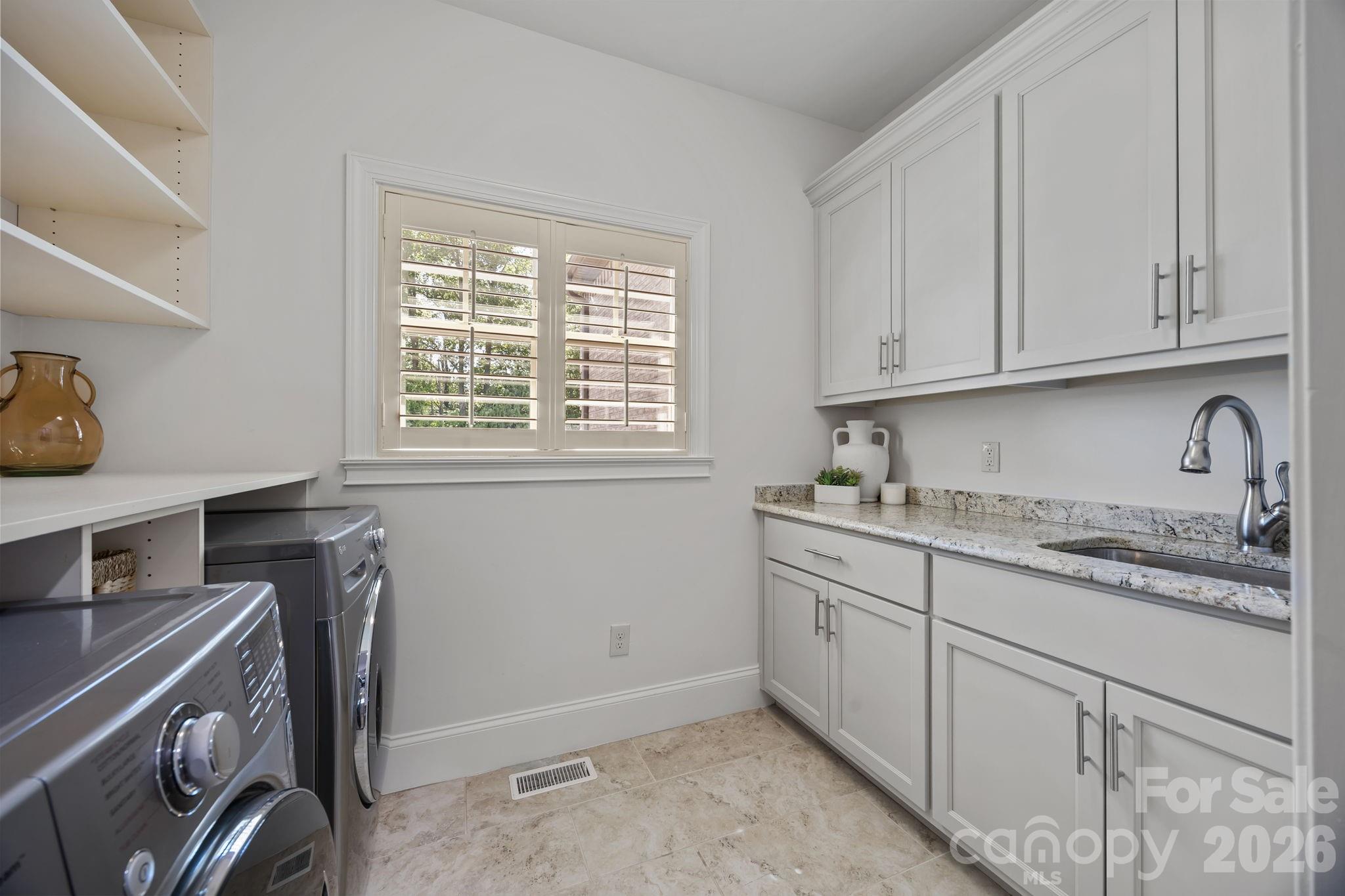 320 Barber Loop — Mooresville
