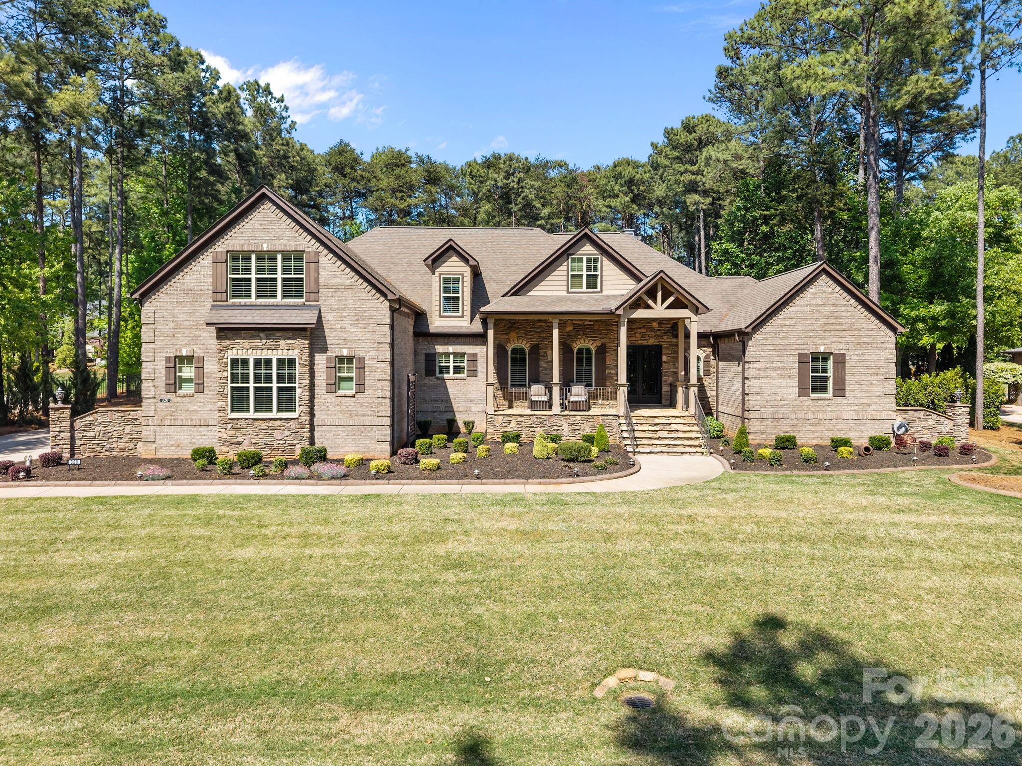 320 Barber Loop — Mooresville
