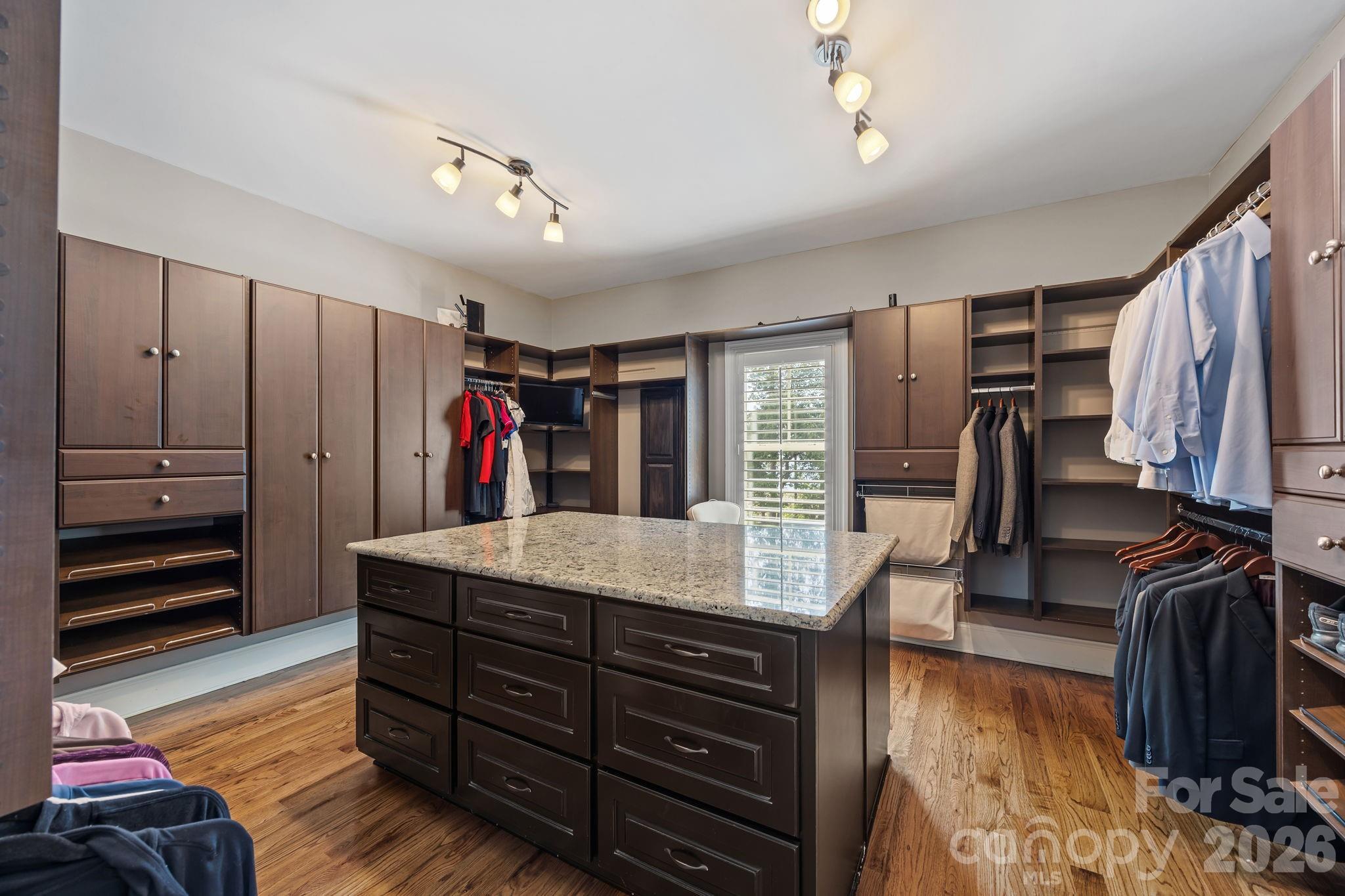 320 Barber Loop — Mooresville