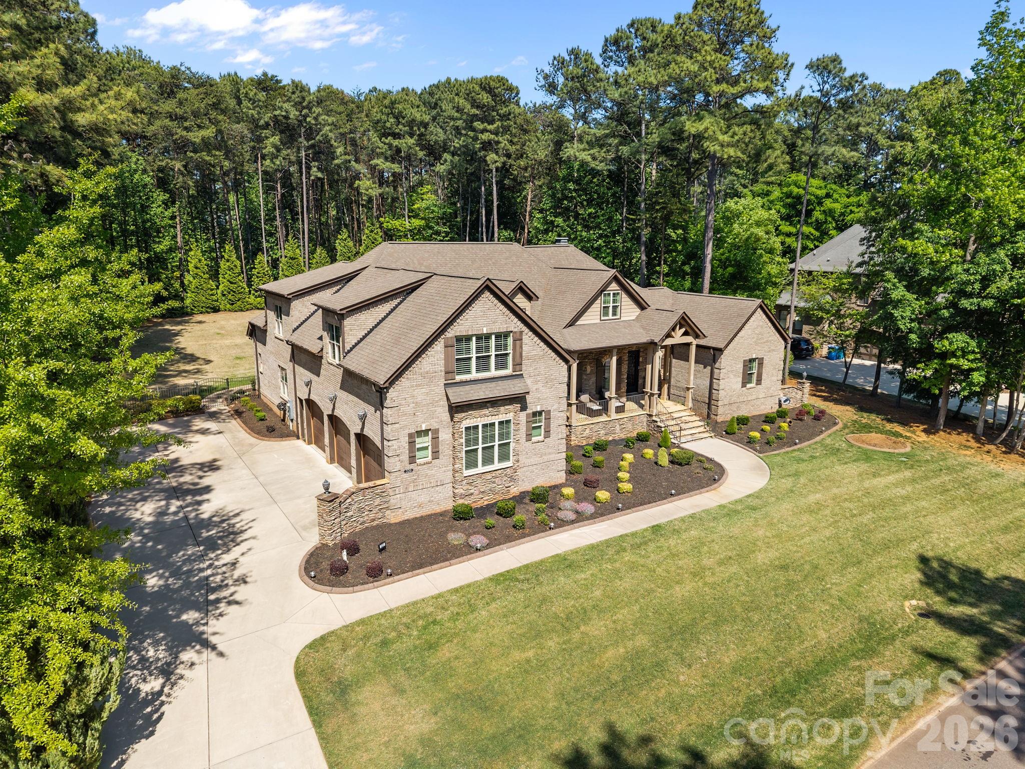 320 Barber Loop — Mooresville